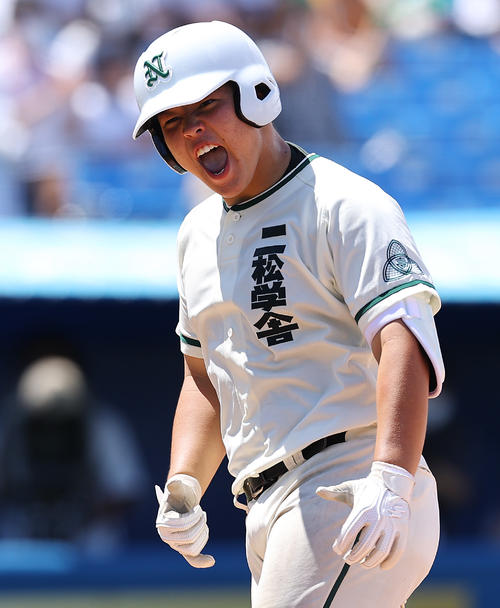 二松学舎大付が2年連続甲子園に王手 1年生・片井海斗が追撃ソロ 日体