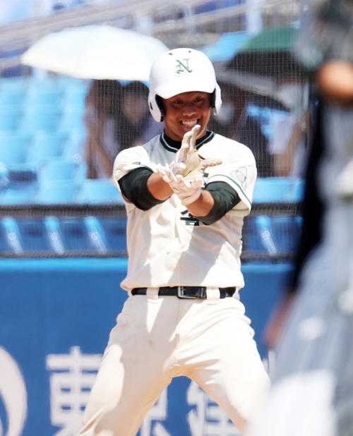 二松学舎大付が2年連続甲子園に王手 1年生・片井海斗が追撃ソロ 日体