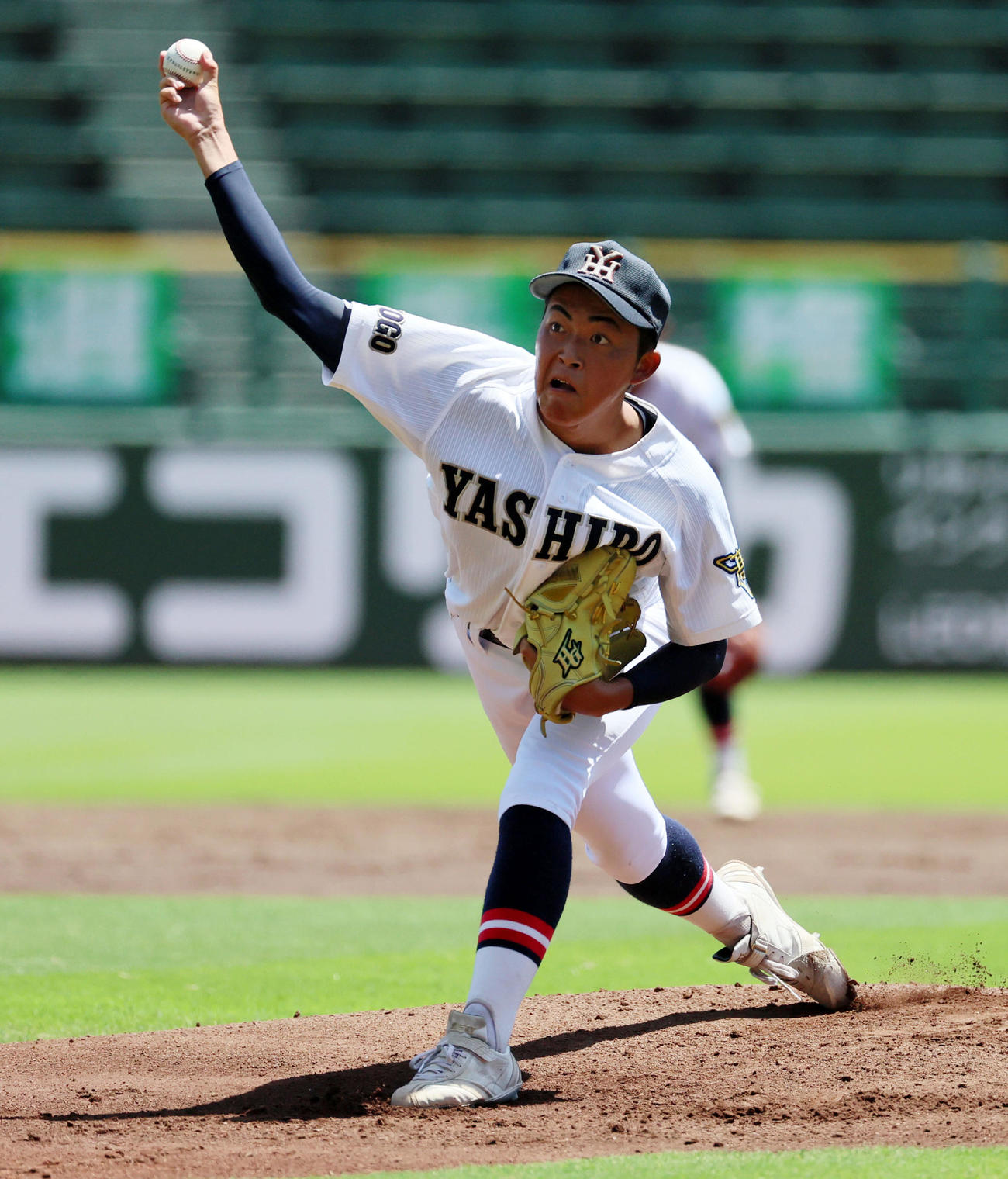 社対神戸国際大付属高　神戸国際大付属戦に先発する社の堀田（撮影・加藤哉）