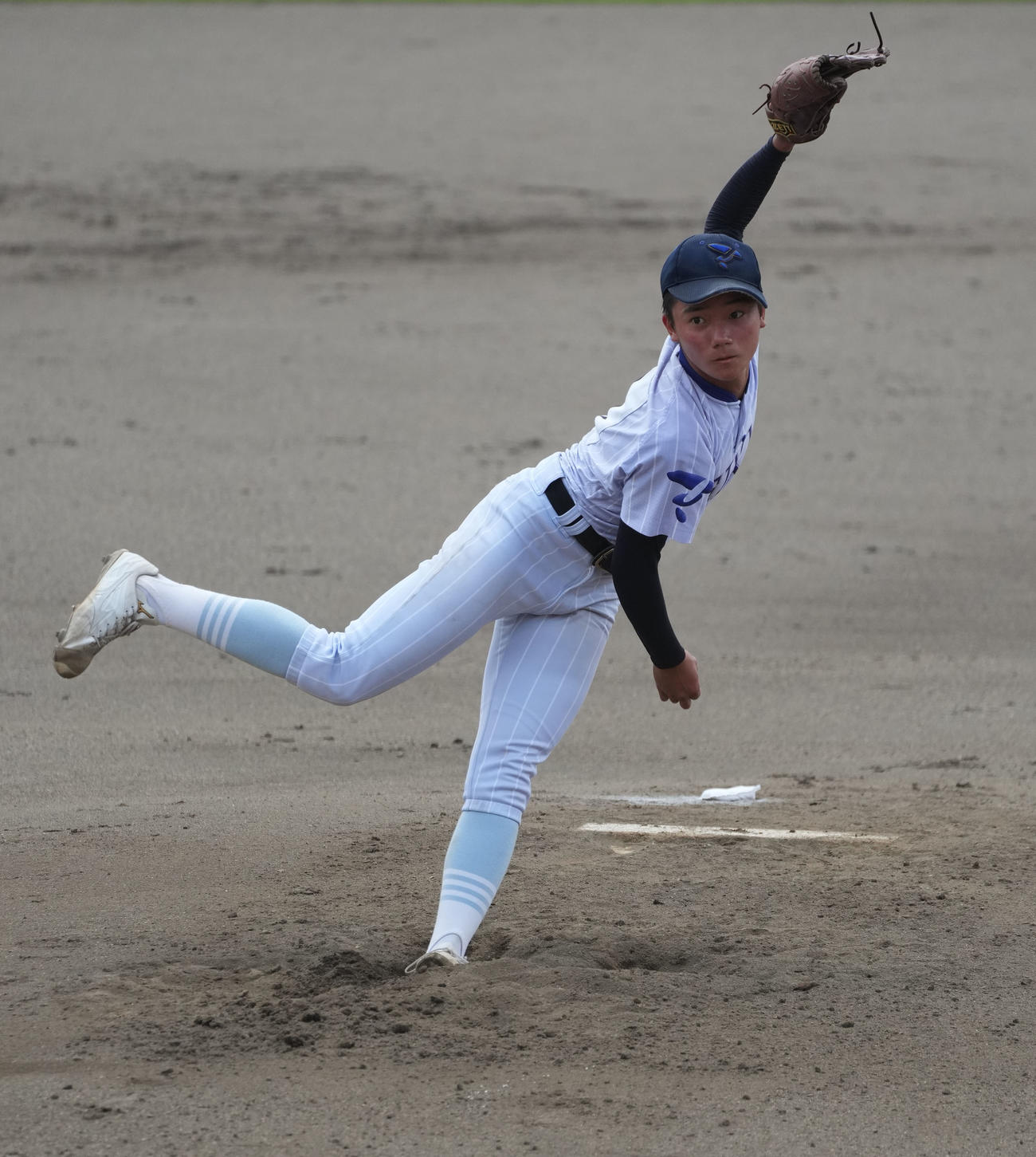 第104回全国高校野球選手権岐阜県大会決勝　県立岐阜商業対帝京大可児　7回裏、力投する帝京大可児・鈴木（撮影・森本幸一）