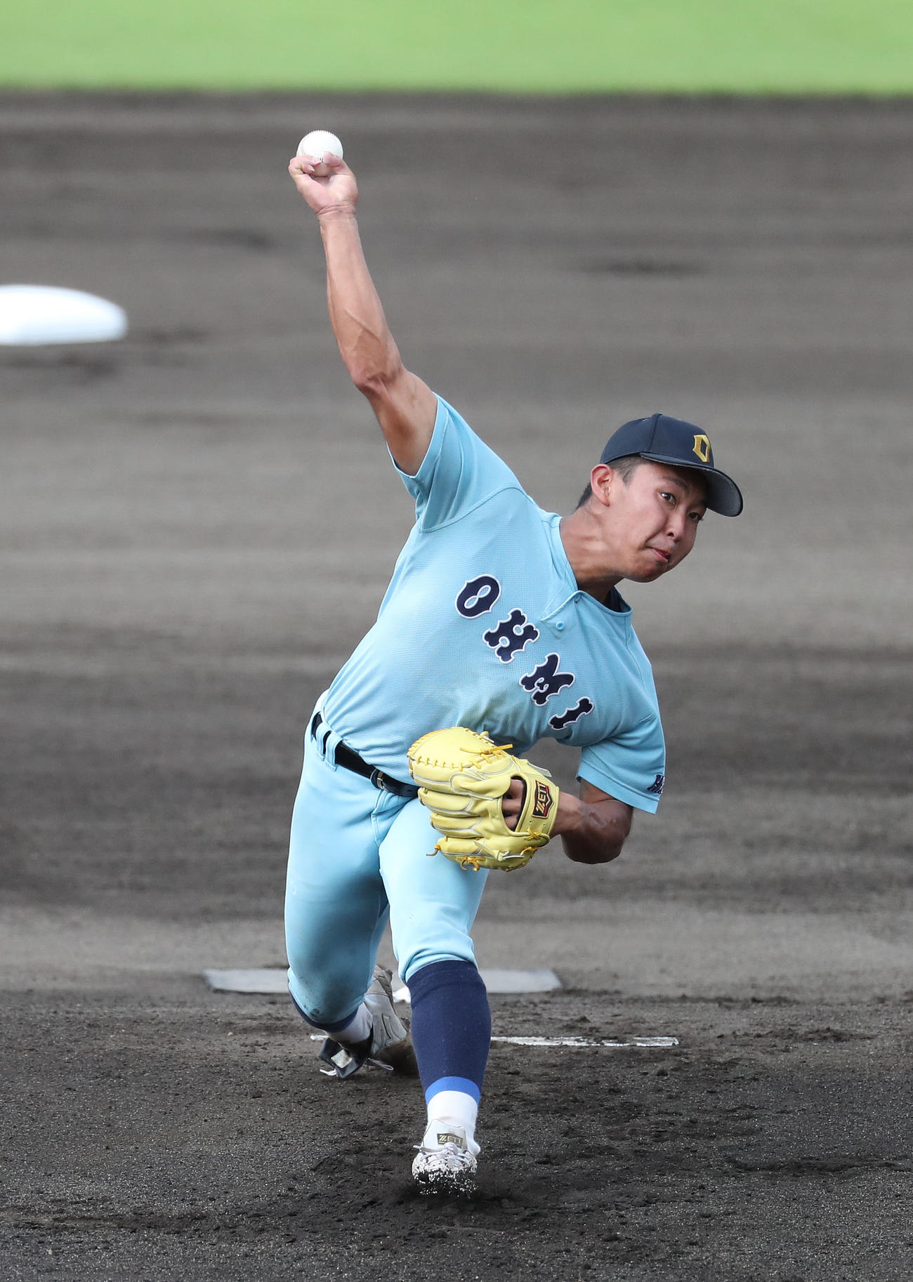 立命館守山対近江　立命館守山戦に登板する近江先発の山田（撮影・白石智彦）