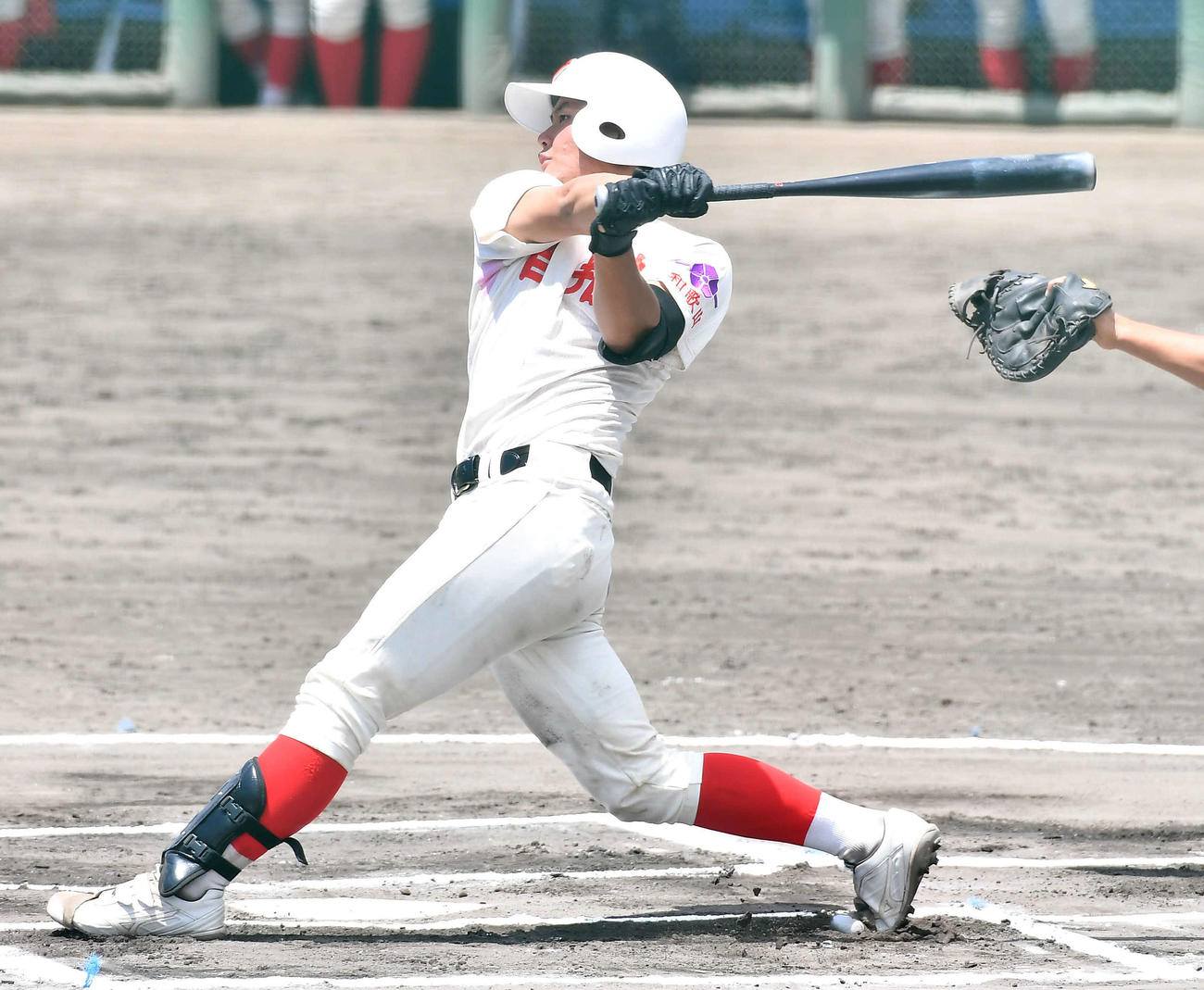 智弁和歌山対桐蔭　6回表智弁和歌山無死、渡部海は左中間へ本塁打を放つ（撮影・岩下翔太）