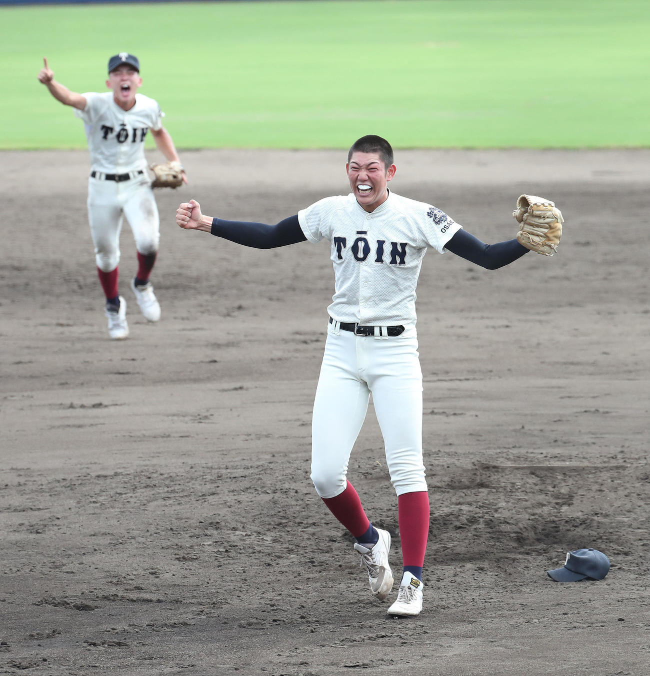 履正社対大阪桐蔭　優勝を決めて力強くガッツポーズする大阪桐蔭・川原（撮影・白石智彦）