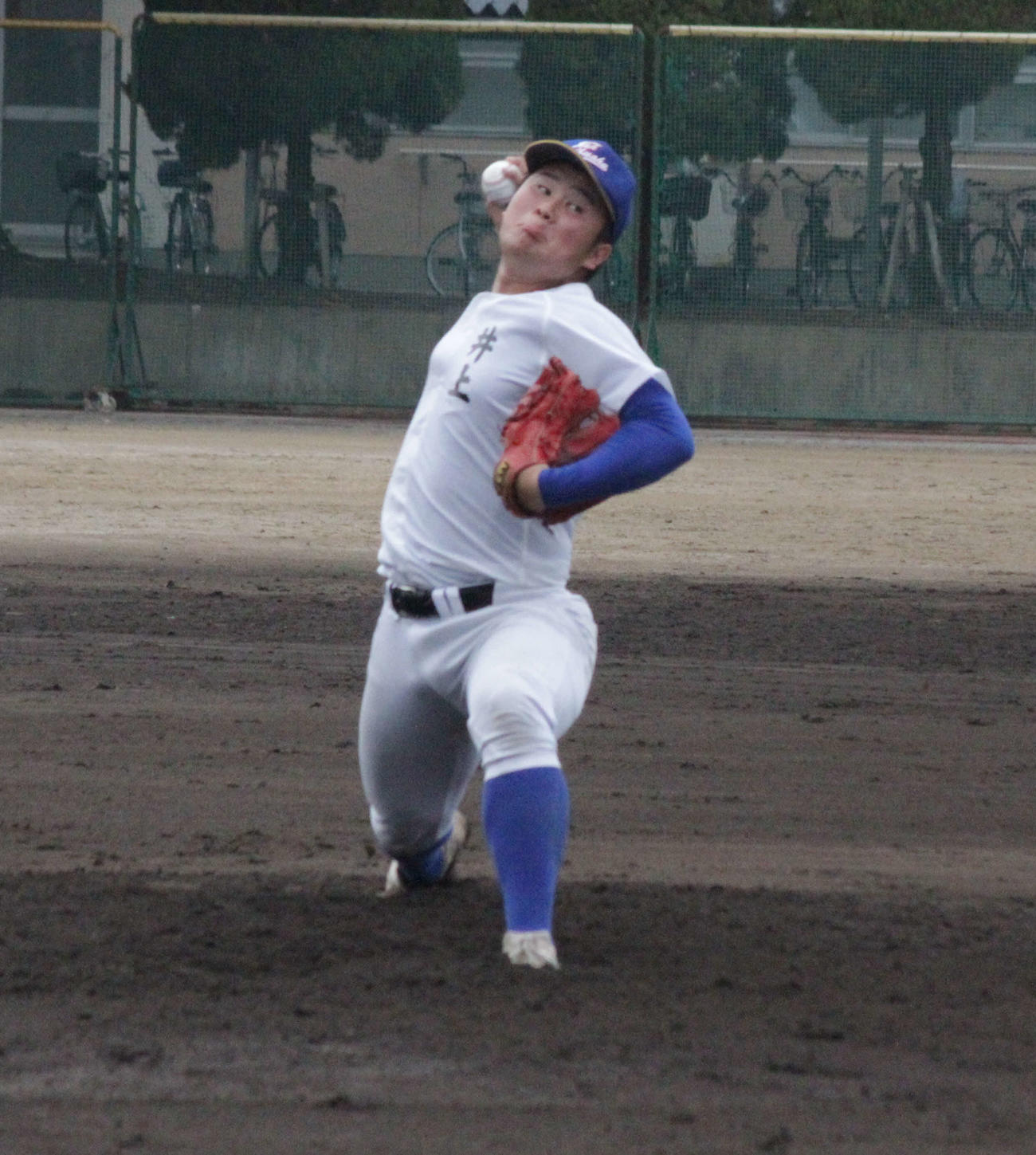 県岐阜商のエース井上悠投手は練習でシート打撃に登板した（2022年6月16日撮影）