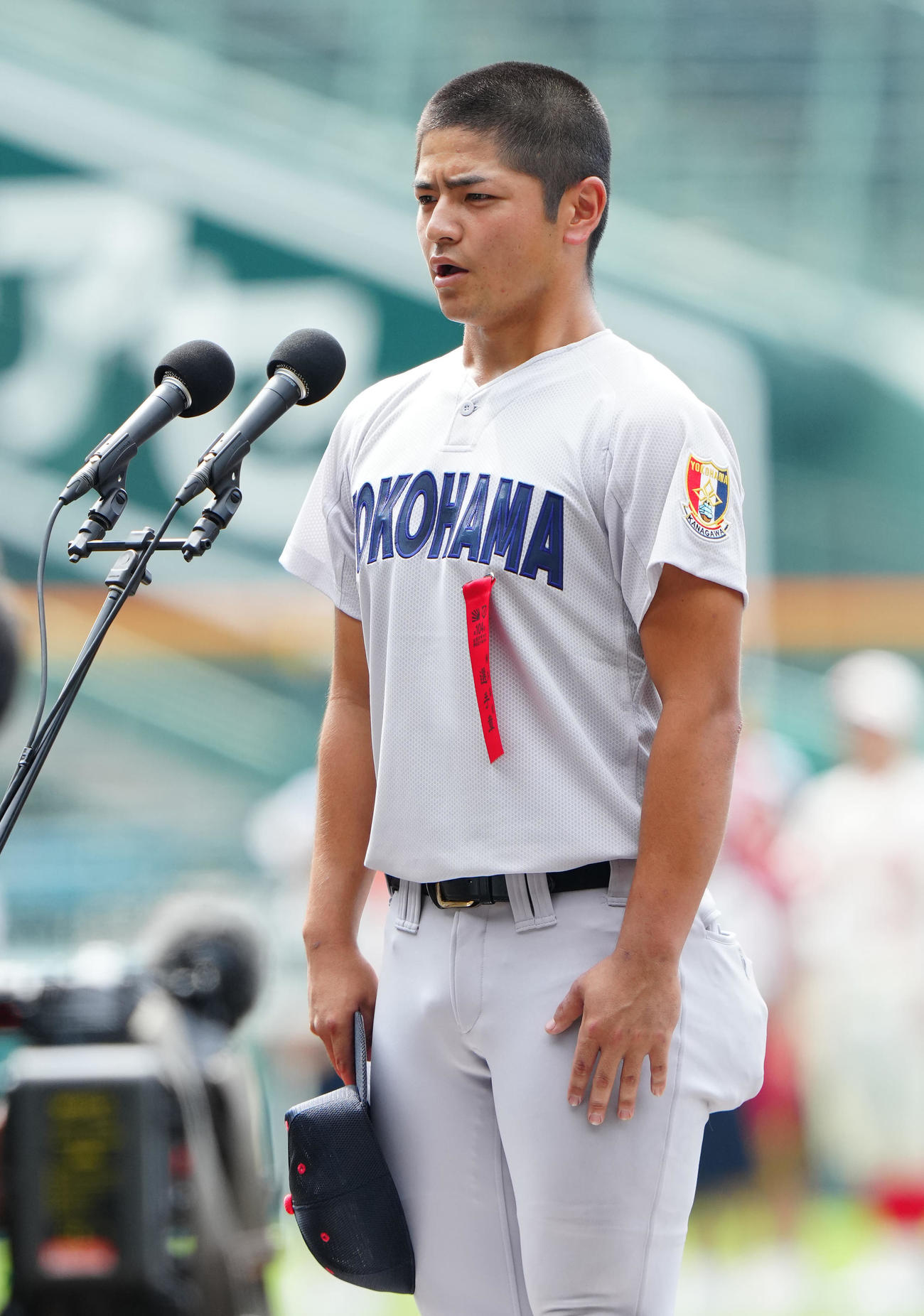 開会式のリハーサルで選手宣誓の練習を行う横浜・玉城主将（撮影・江口和貴）