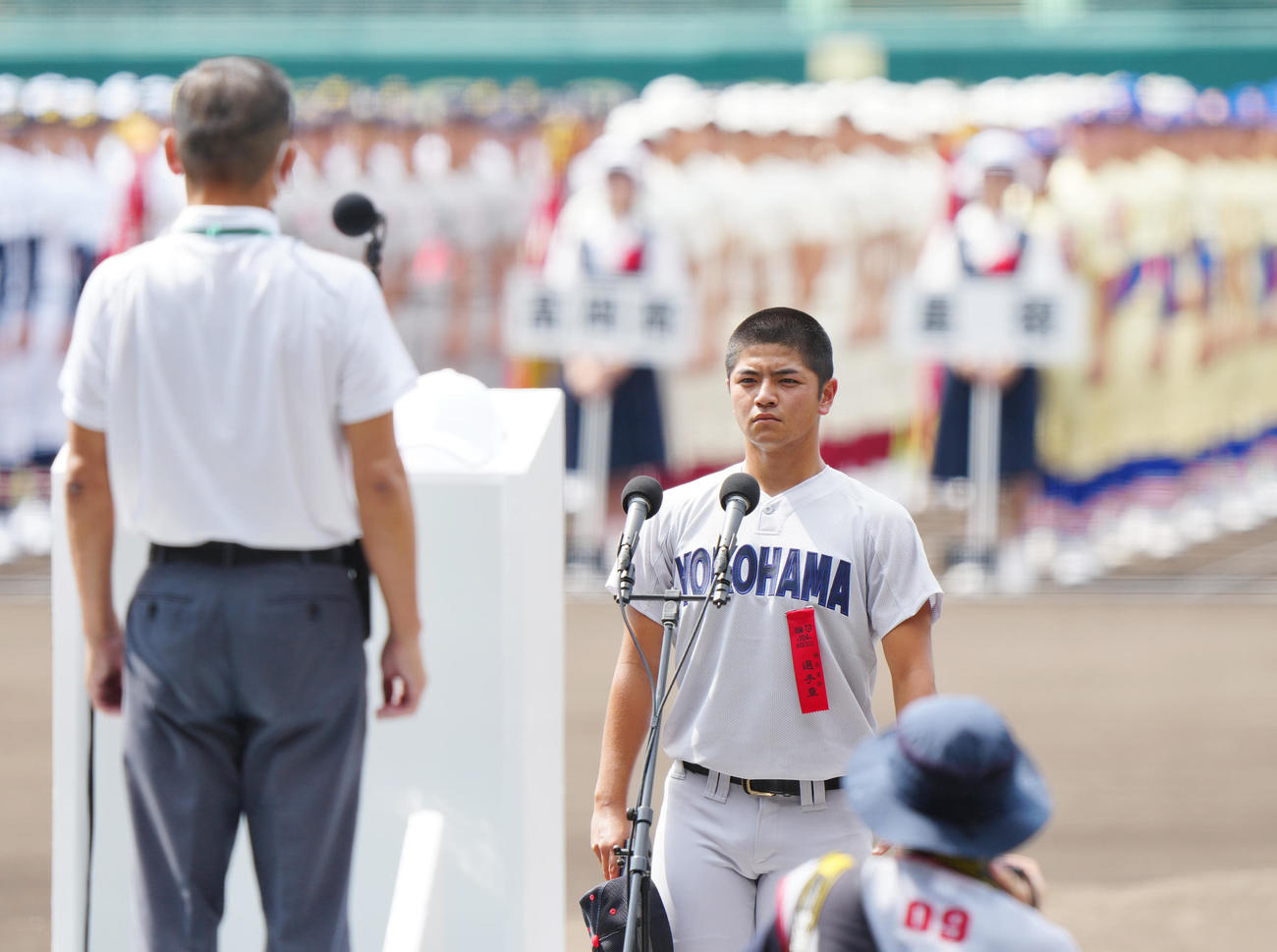 開会式のリハーサルで選手宣誓の練習を行う横浜・玉城主将（撮影・江口和貴）
