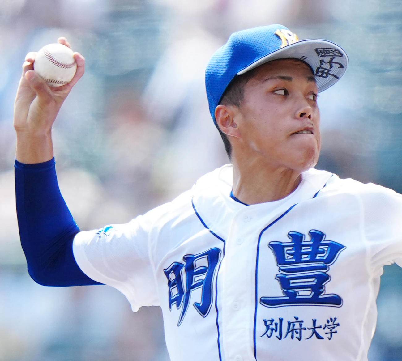 明豊対樹徳　帽子のつばに「甲子園」と記す明豊先発の野村（撮影・江口和貴）