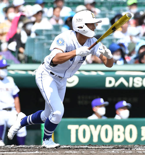 明豊対樹徳 1回表明豊1死一、三塁、嶽下は中適時二塁打を放つ(撮影・岩下翔太)