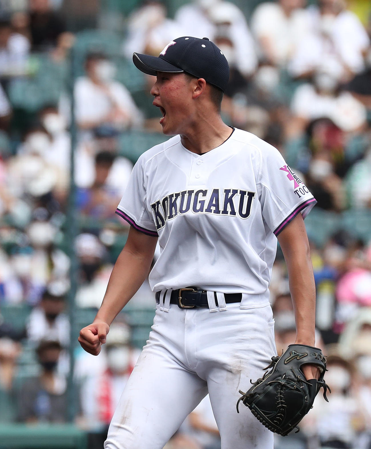 日大三島対国学院栃木　日大三島に勝利して雄たけびをあげる盛永（撮影・白石智彦）