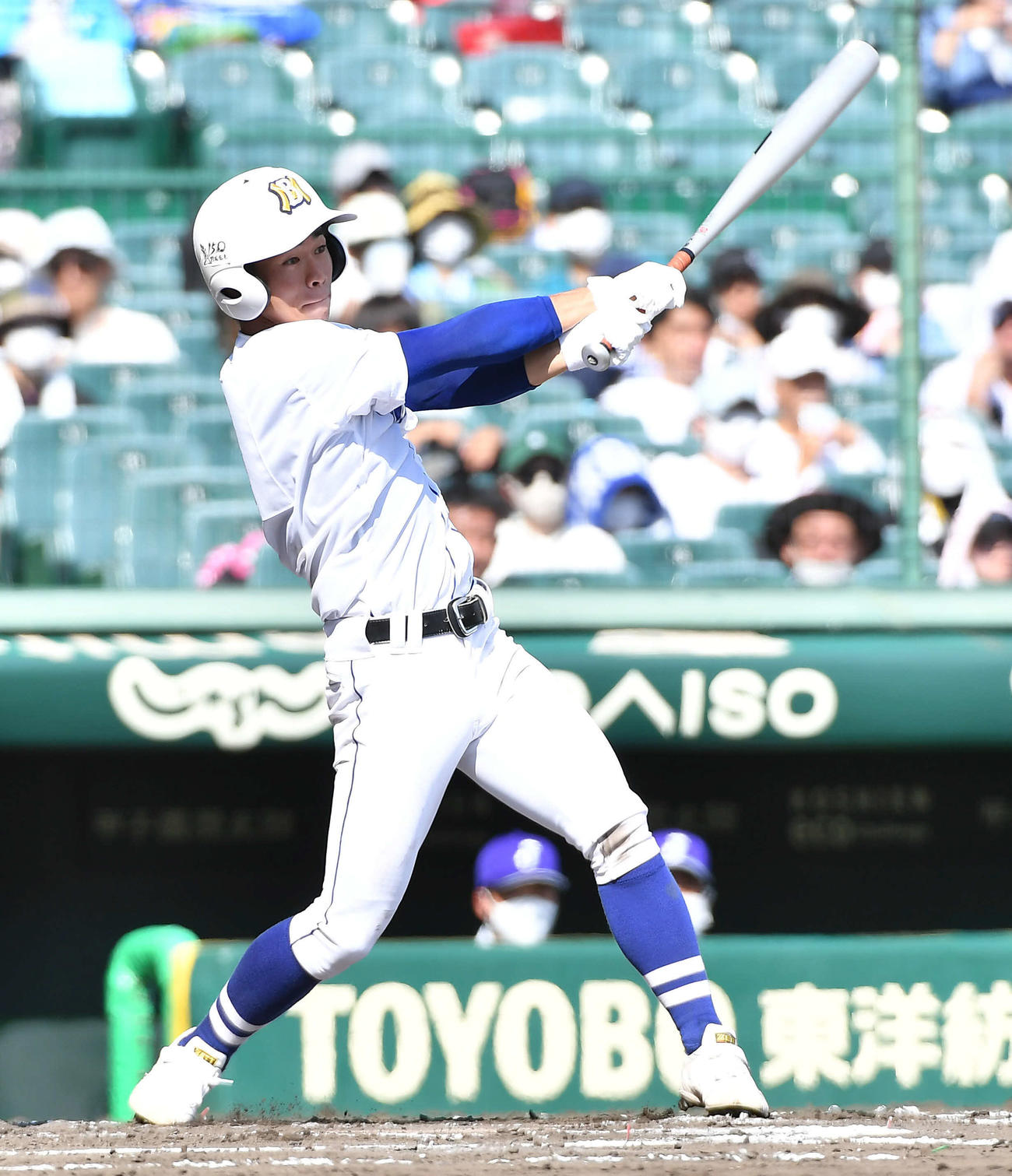 明豊対樹徳　6回表明豊1死二塁、右翼に適時三塁打を放つ牧野（撮影・岩下翔太）