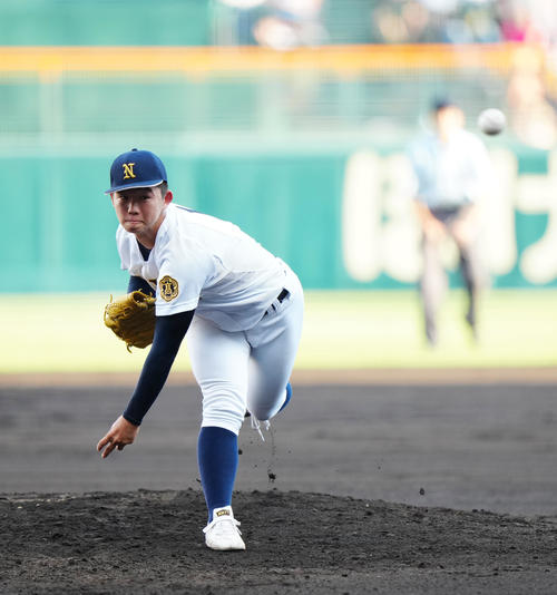 鳴門対近江　鳴門先発の冨田（撮影・江口和貴）