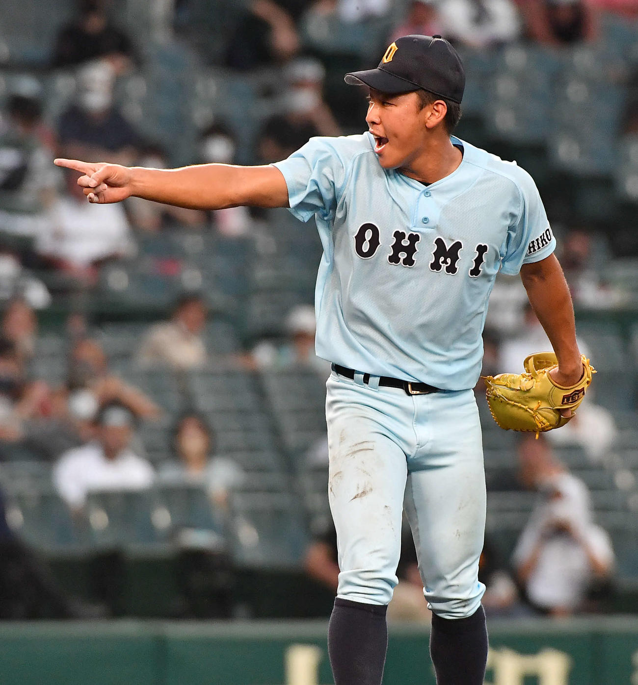 鳴門対近江　5回表鳴門2死二塁、三浦を空振り三振に抑え、雄たけびを上げる近江山田（撮影・岩下翔太）