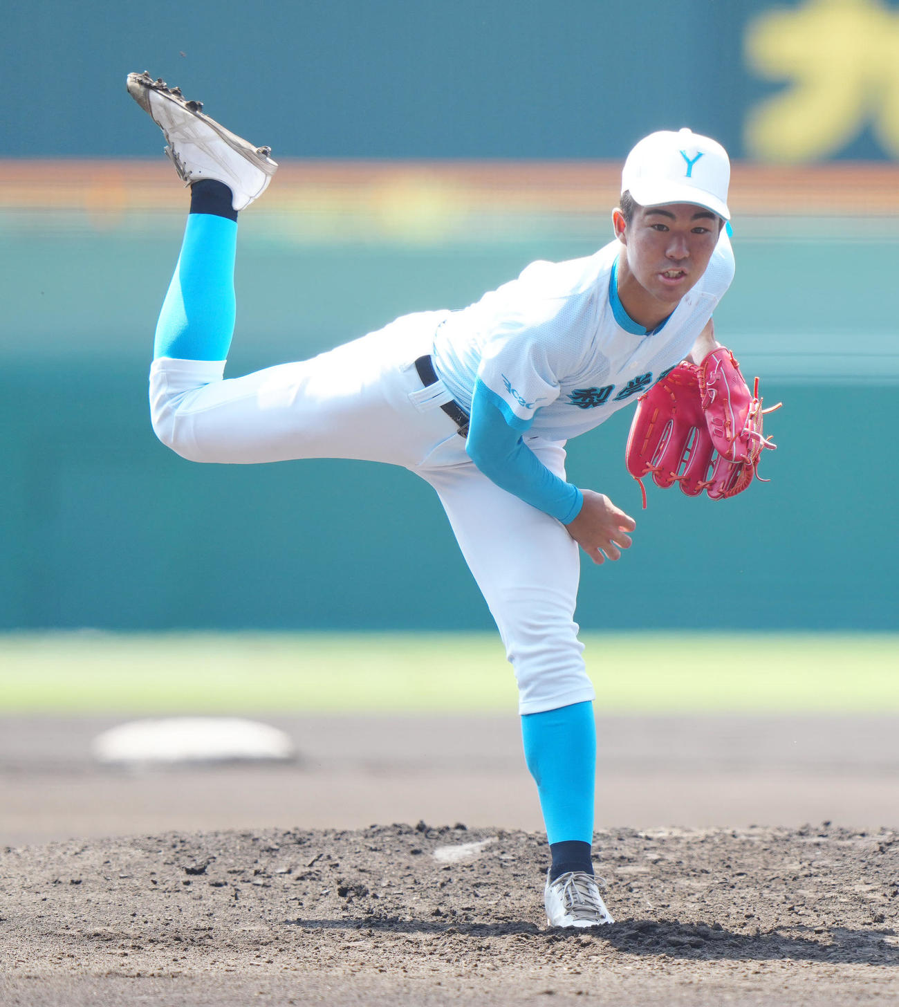 山梨学院対天理　山梨学院先発の山田（撮影・江口和貴）