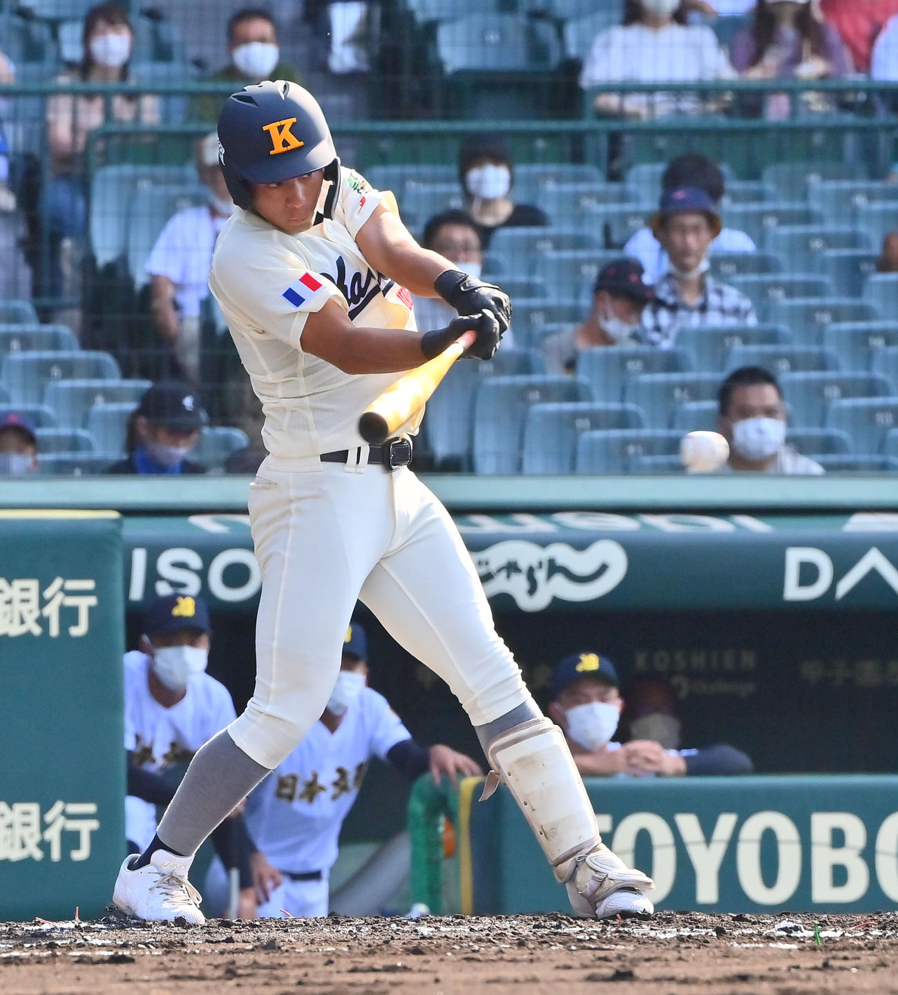 海星対日本文理　1回表海星2死一、二塁、右中間を破る適時三塁打を放つ西村（撮影・和賀正仁）