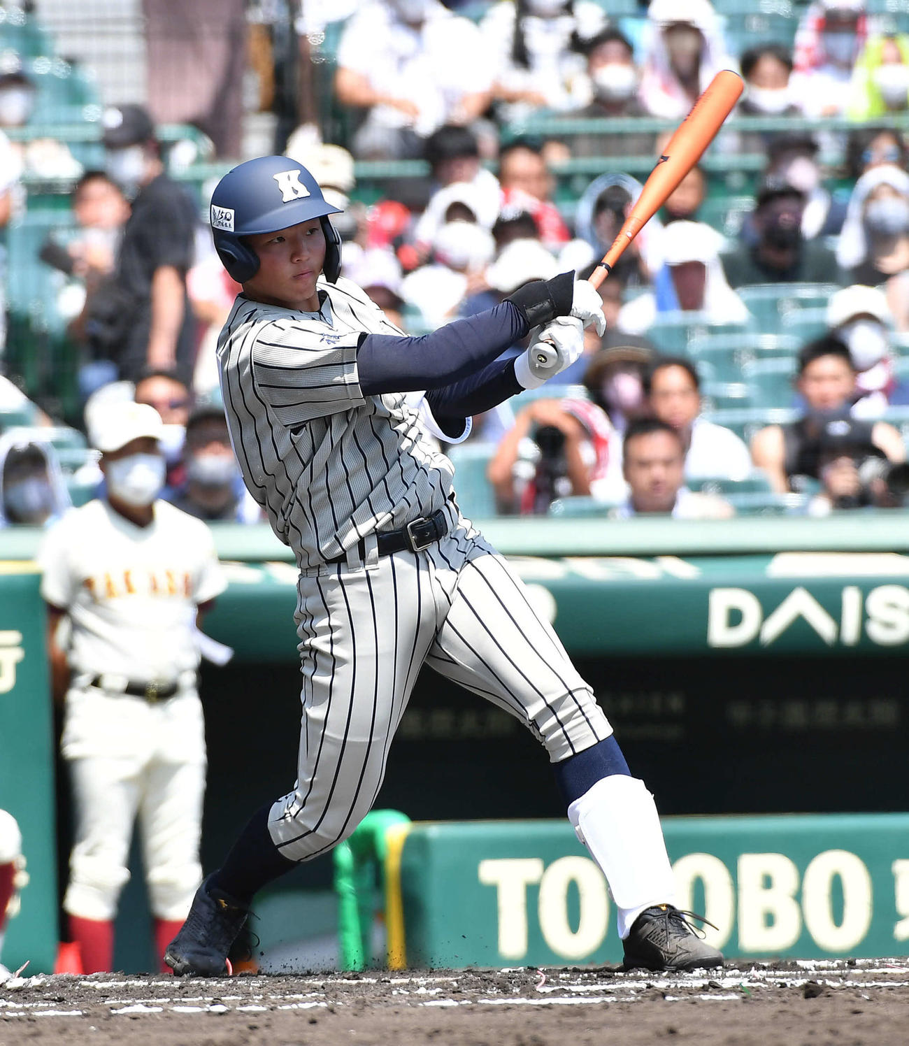 1回表敦賀気比1死一、三塁、上加世田は先制の右前適時打を放つ（撮影・岩下翔太）