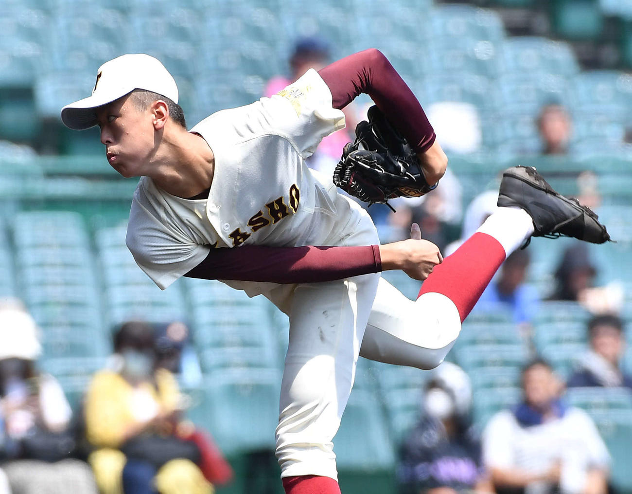 敦賀気比対高岡商　高岡商先発の川尻（撮影・岩下翔太）
