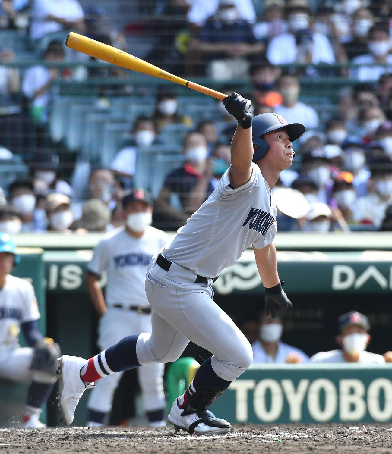 三重対横浜　8回裏横浜2死一、二塁、岸本は右越え2点適時三塁打を放つ（撮影・岩下翔太）