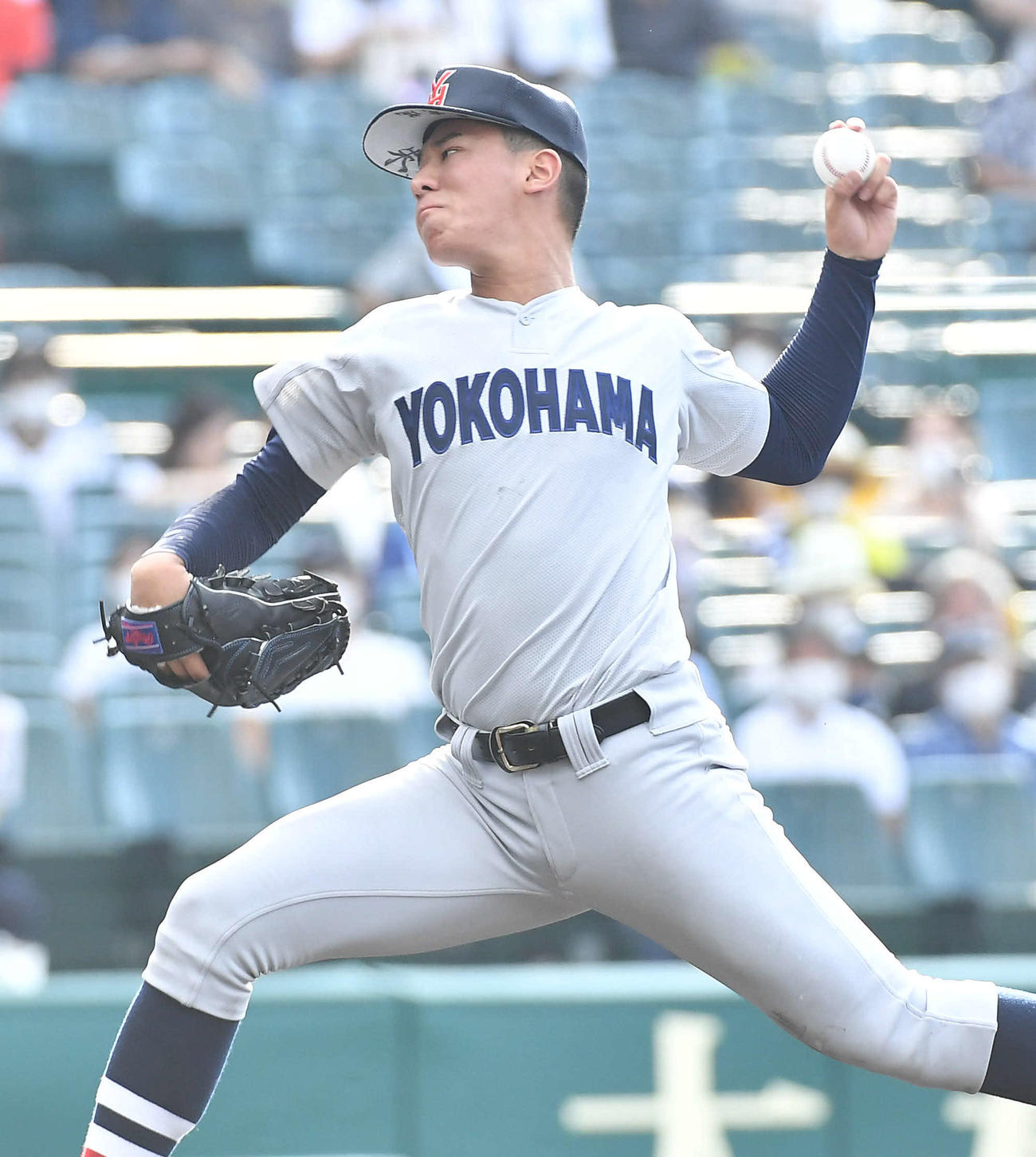 三重対横浜　横浜先発の杉山（撮影・岩下翔太）