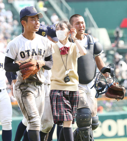甲子園】初出場札幌大谷サヨナラ負け「きつねダンス」で追い付くも9回