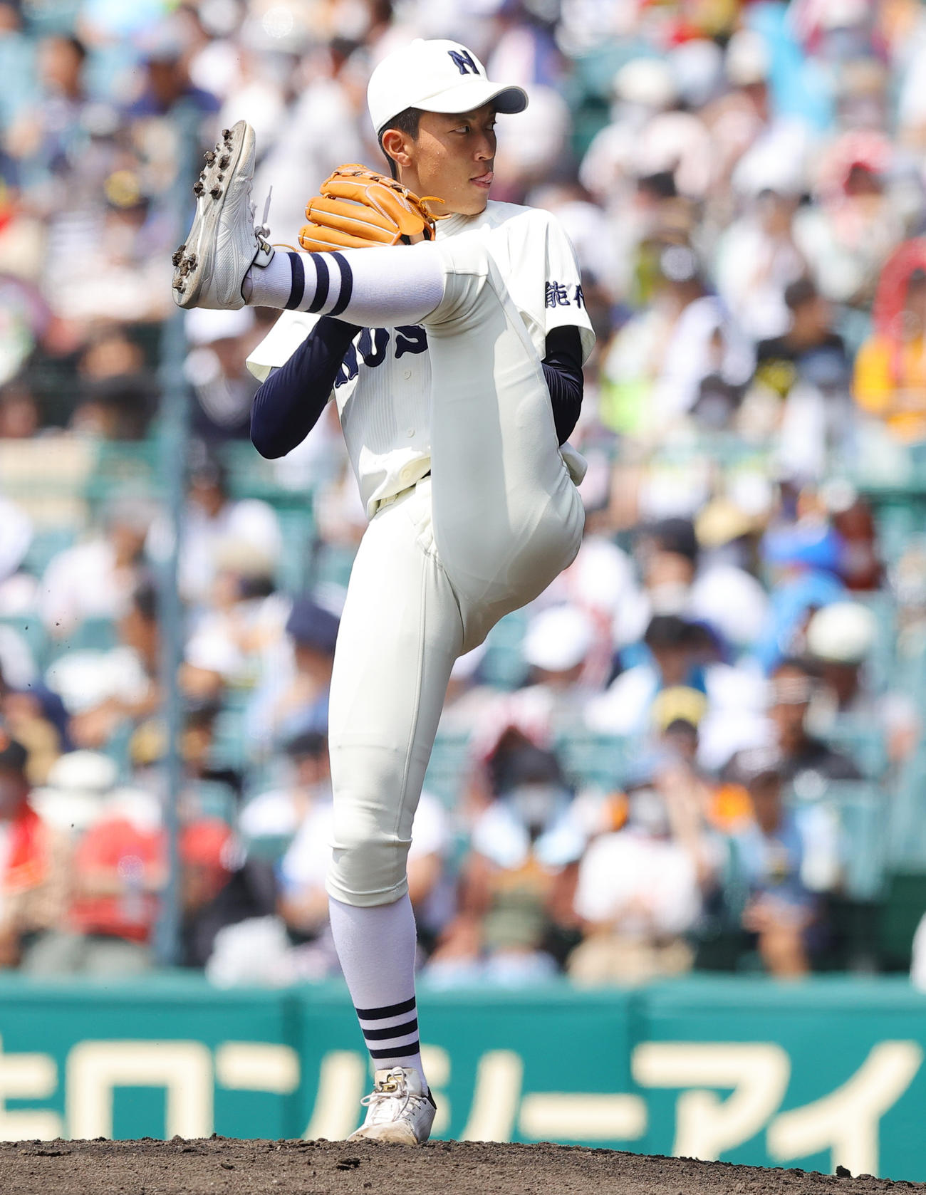 能代松陽対聖望学園　力投する能代松陽先発の三浦（撮影・野上伸悟）