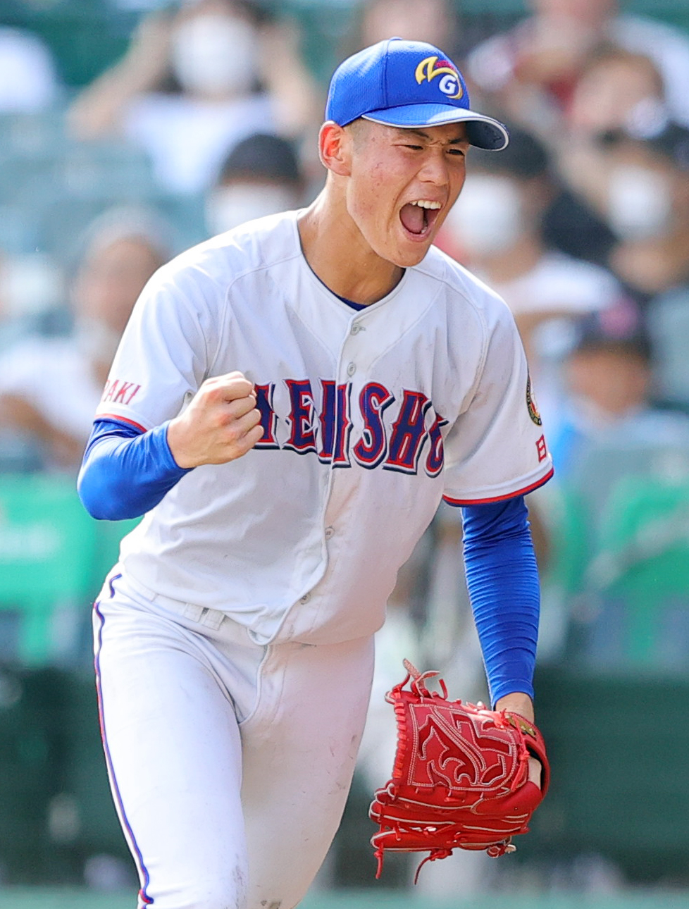 鹿児島実対明秀学園日立　2－1で勝利しガッツポーズで喜ぶ明秀学園日立・猪俣（撮影・野上伸悟）