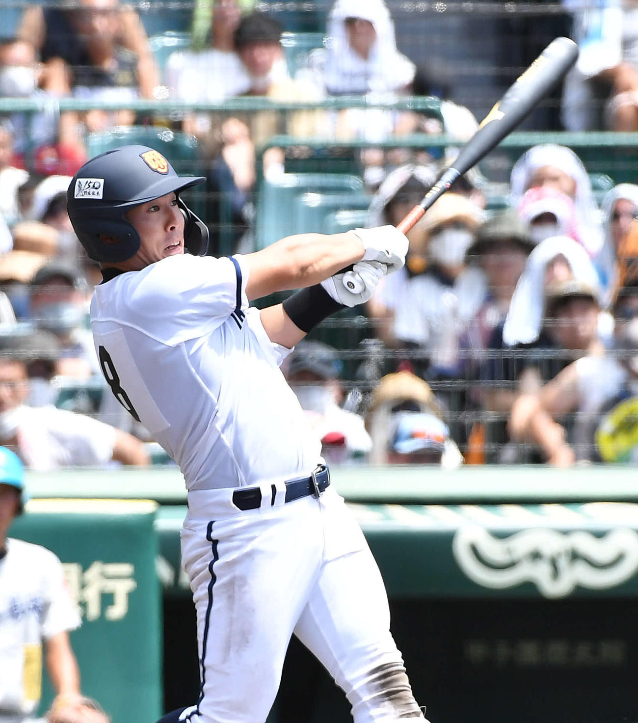 高松商対佐久長聖　5回表高松商2死、浅野は右中間へ本塁打を放つ（撮影・岩下翔太）