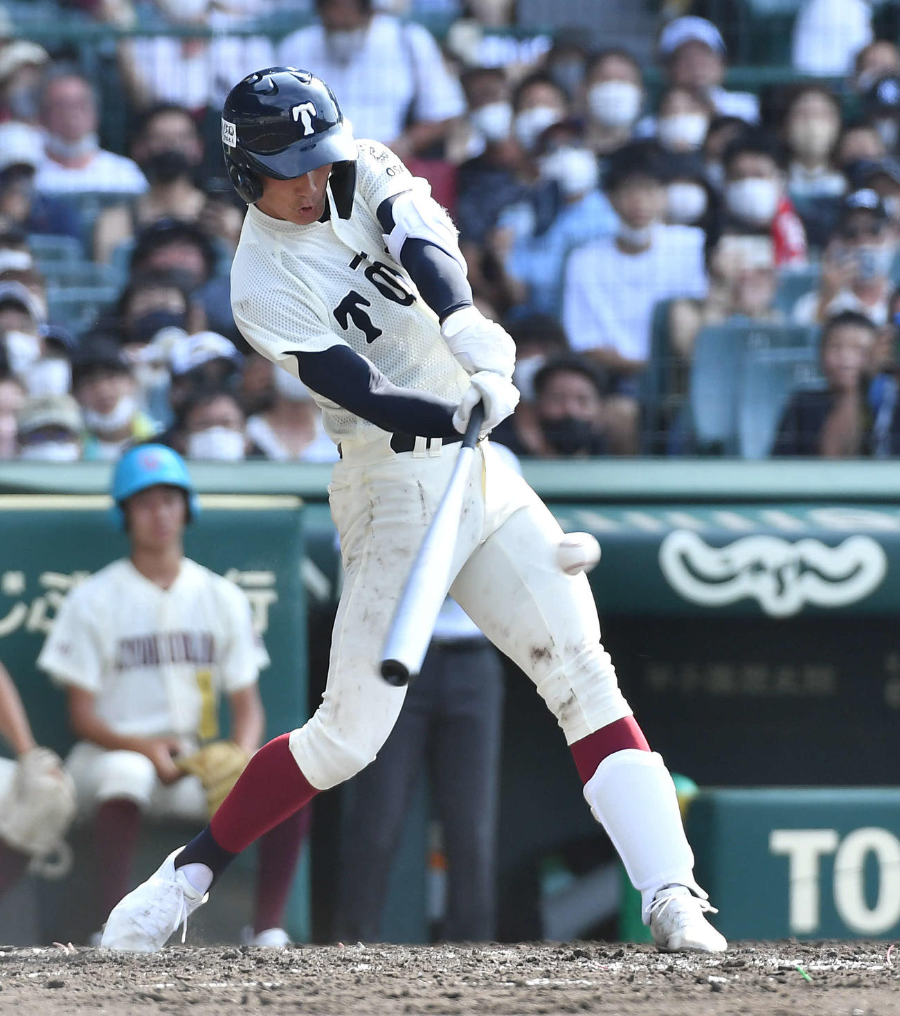 3回裏大阪桐蔭2死一、二塁、松尾は適時打を放つ（撮影・岩下翔太）