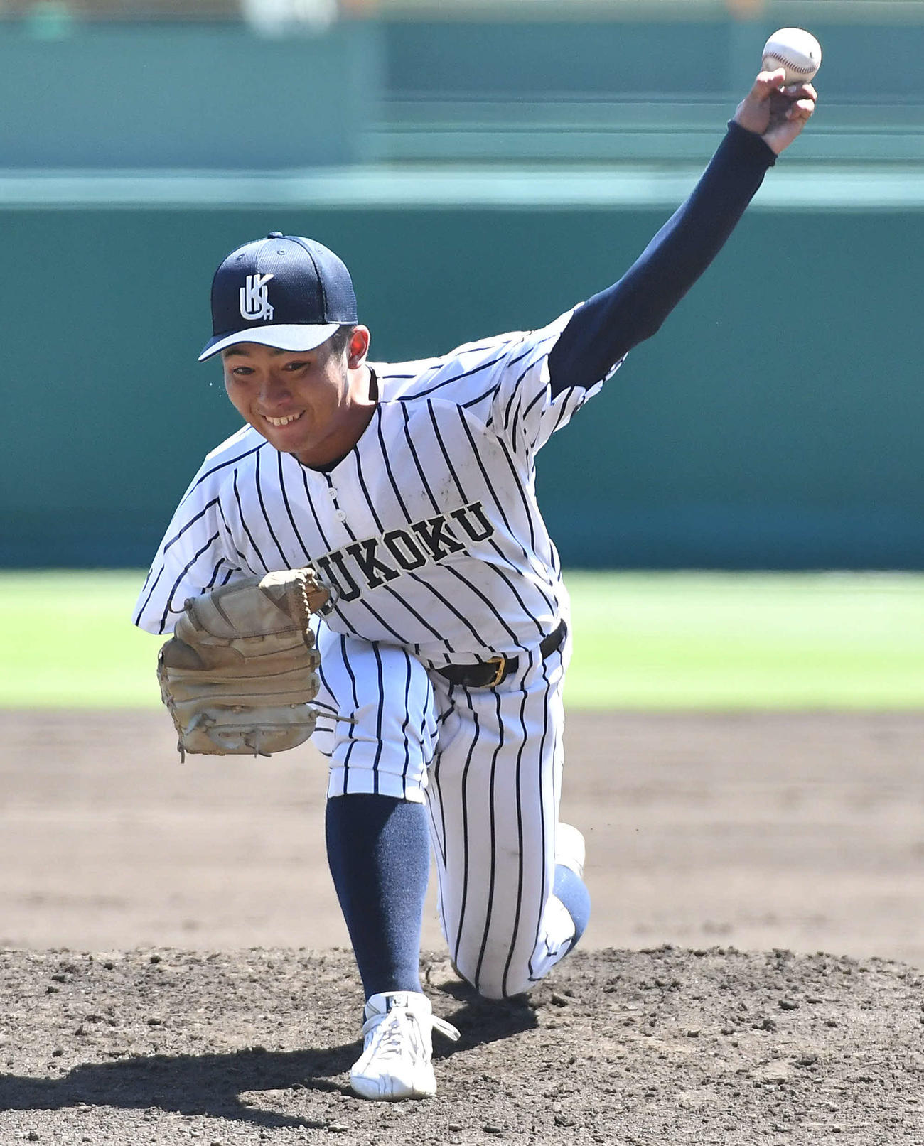 明徳義塾対九州国際大付　九州国際大付先発の香西（撮影・岩下翔太）