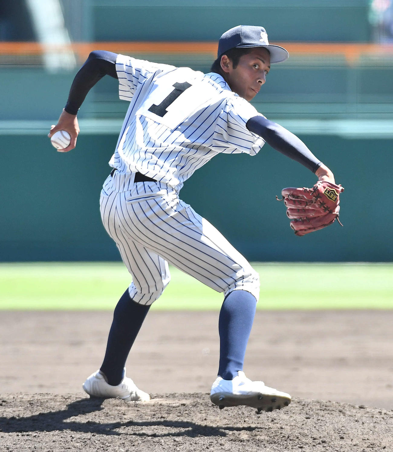 明徳義塾対九州国際大付　明徳義塾先発の吉村（撮影・岩下翔太）