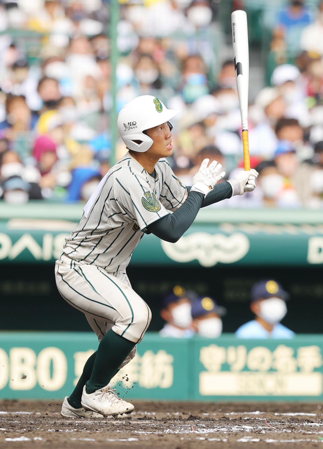 鶴岡東対近江　3回表鶴岡東無死一塁、左越え2点本塁打を放つ土屋（撮影・野上伸悟）