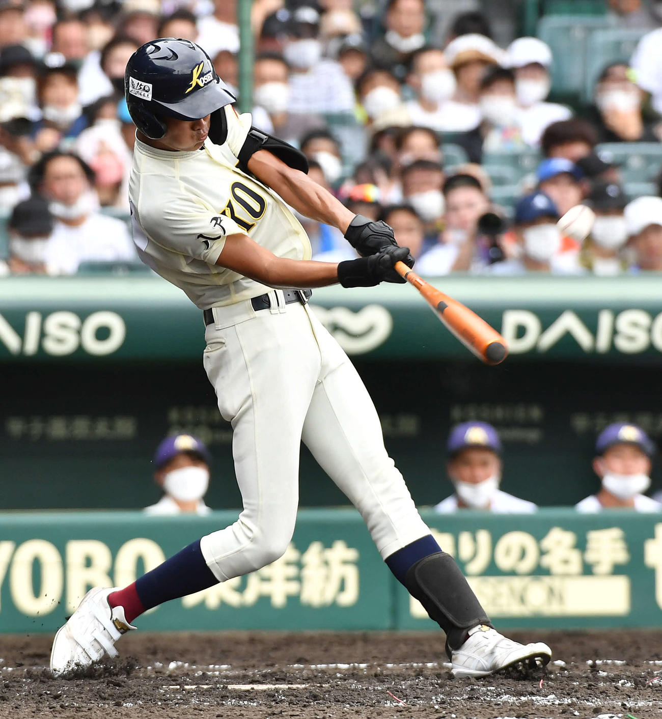 八戸学院光星対愛工大名電　5回表八戸学院光星無死、佐藤は左越えにランニング本塁打を放つ（撮影・岩下翔太）