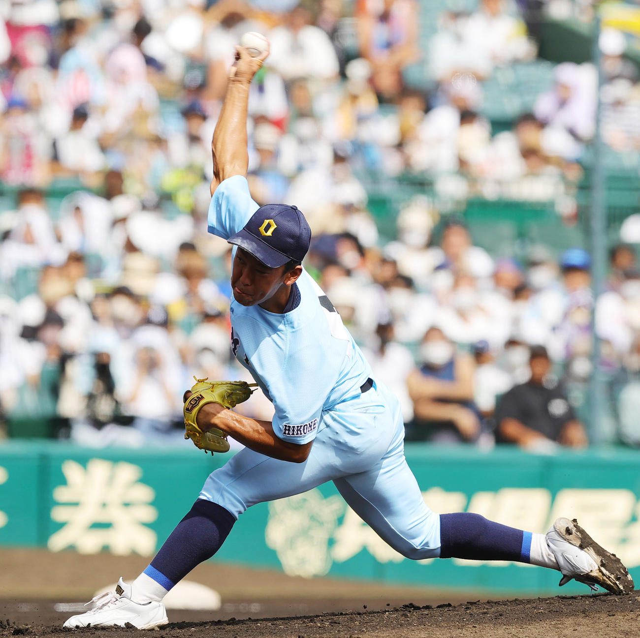 鶴岡東対近江　力投する近江先発の山田（撮影・野上伸悟）