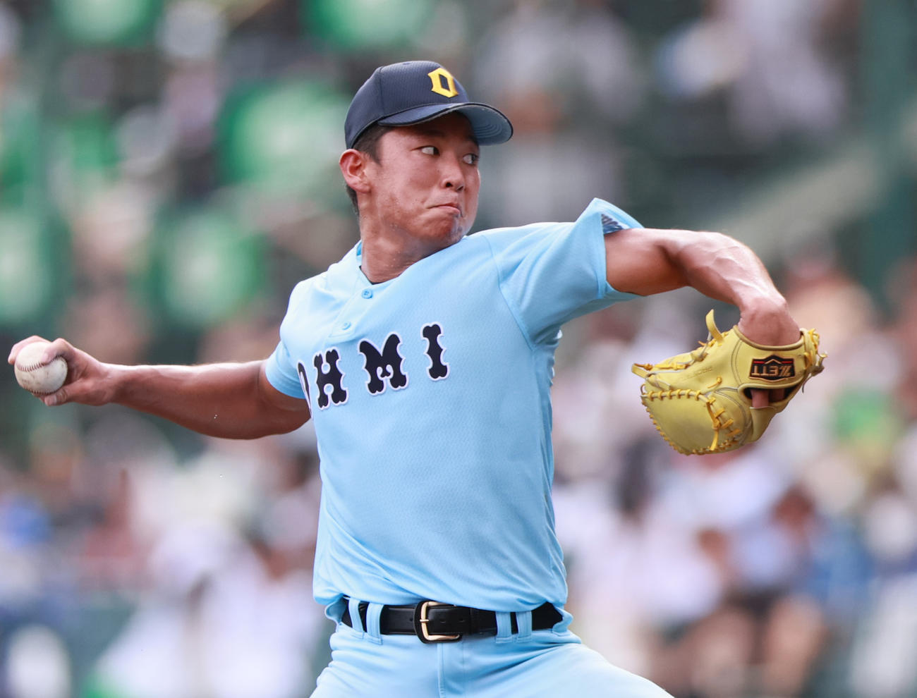 鶴岡東対近江　力投する近江山田（撮影・上山淳一）