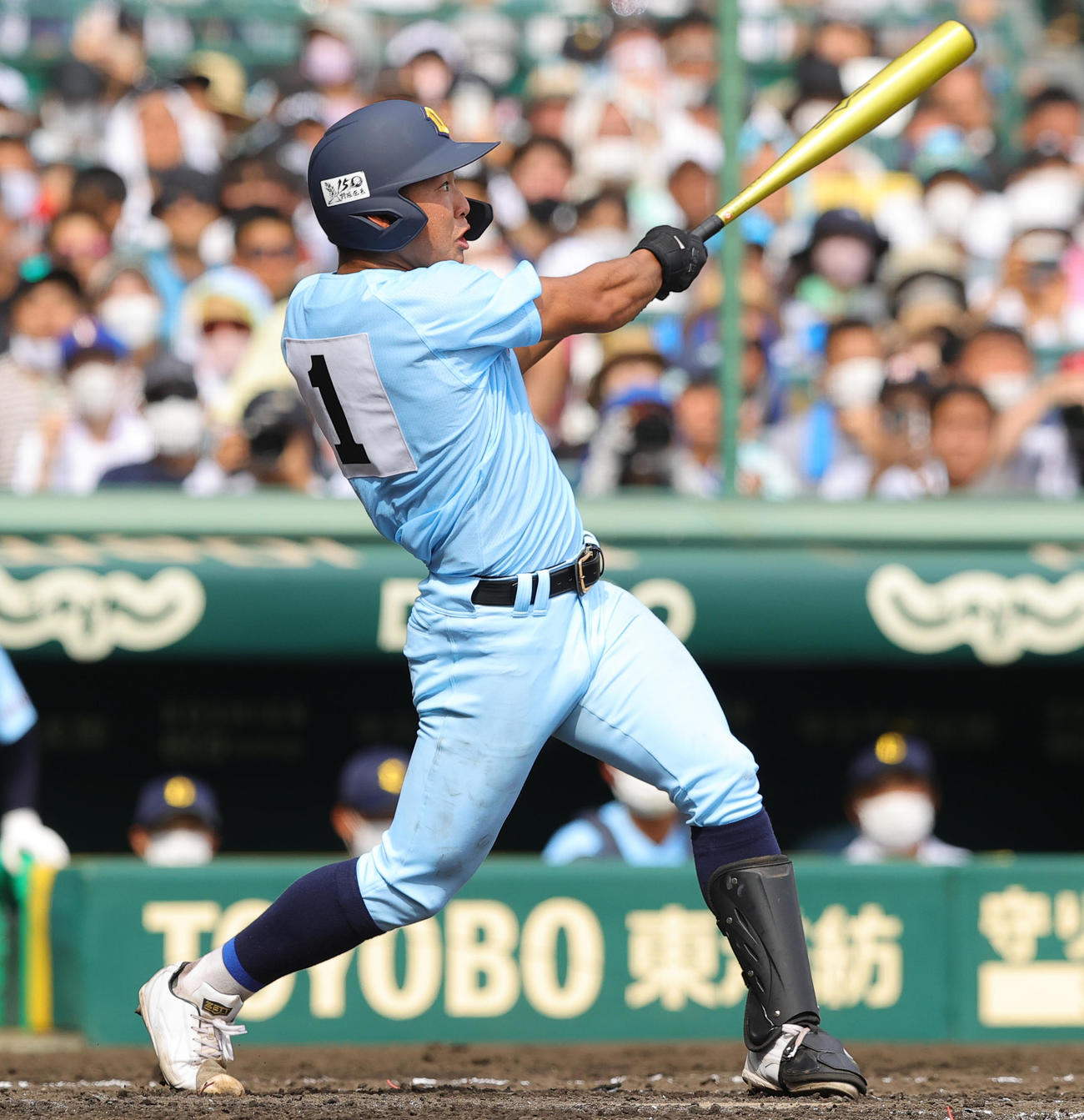 鶴岡東対近江　3回裏近江無死一、二塁、左前適時打を放つ山田（撮影・野上伸悟）