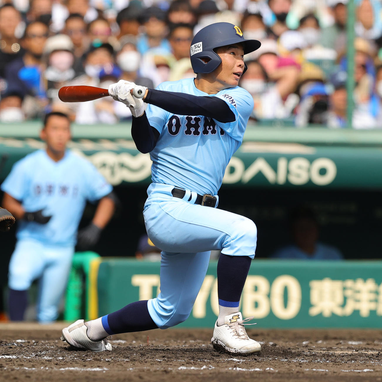 鶴岡東対近江　3回裏近江無死二、三塁、中前適時打を放つ清谷（撮影・野上伸悟）