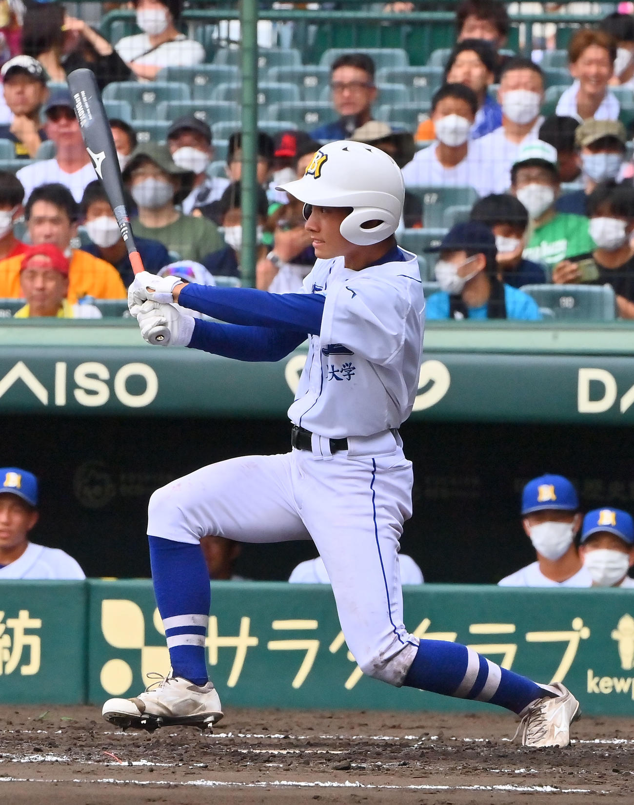 明豊対一関学院　4回表明豊2死一、二塁、右前適時打を放つ高木（撮影・和賀正仁）