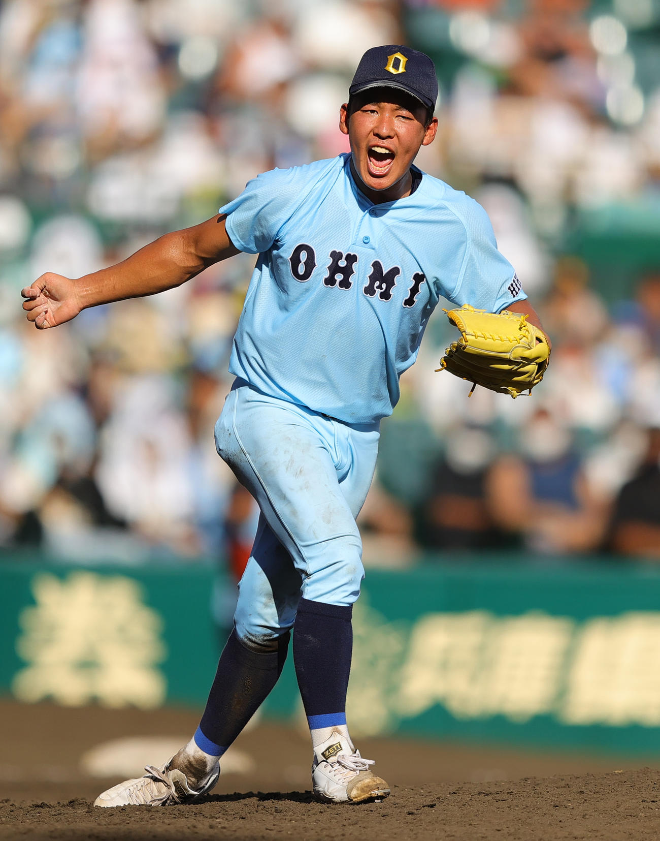 鶴岡東対近江　8回表鶴岡東1死、前田を空振り三振に仕留めほえる山田（撮影・野上伸悟）