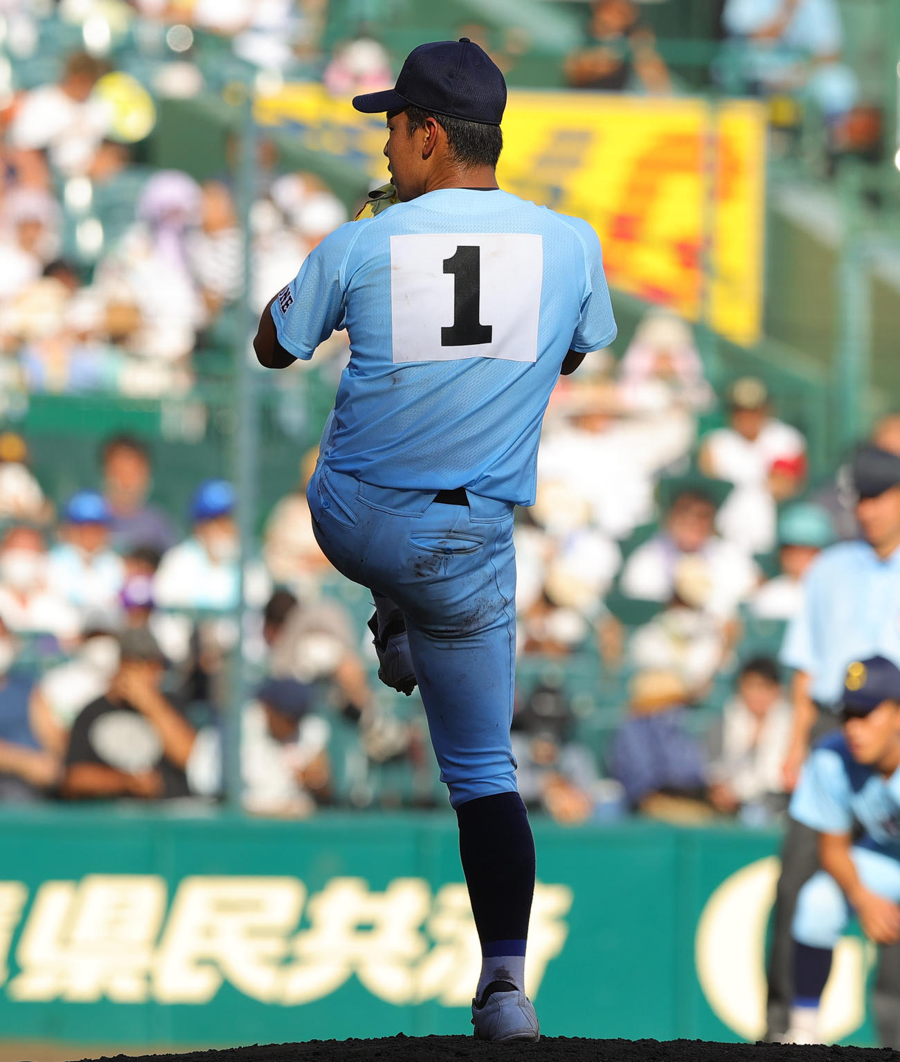 鶴岡東対近江　力投する近江先発の山田（撮影・野上伸悟）