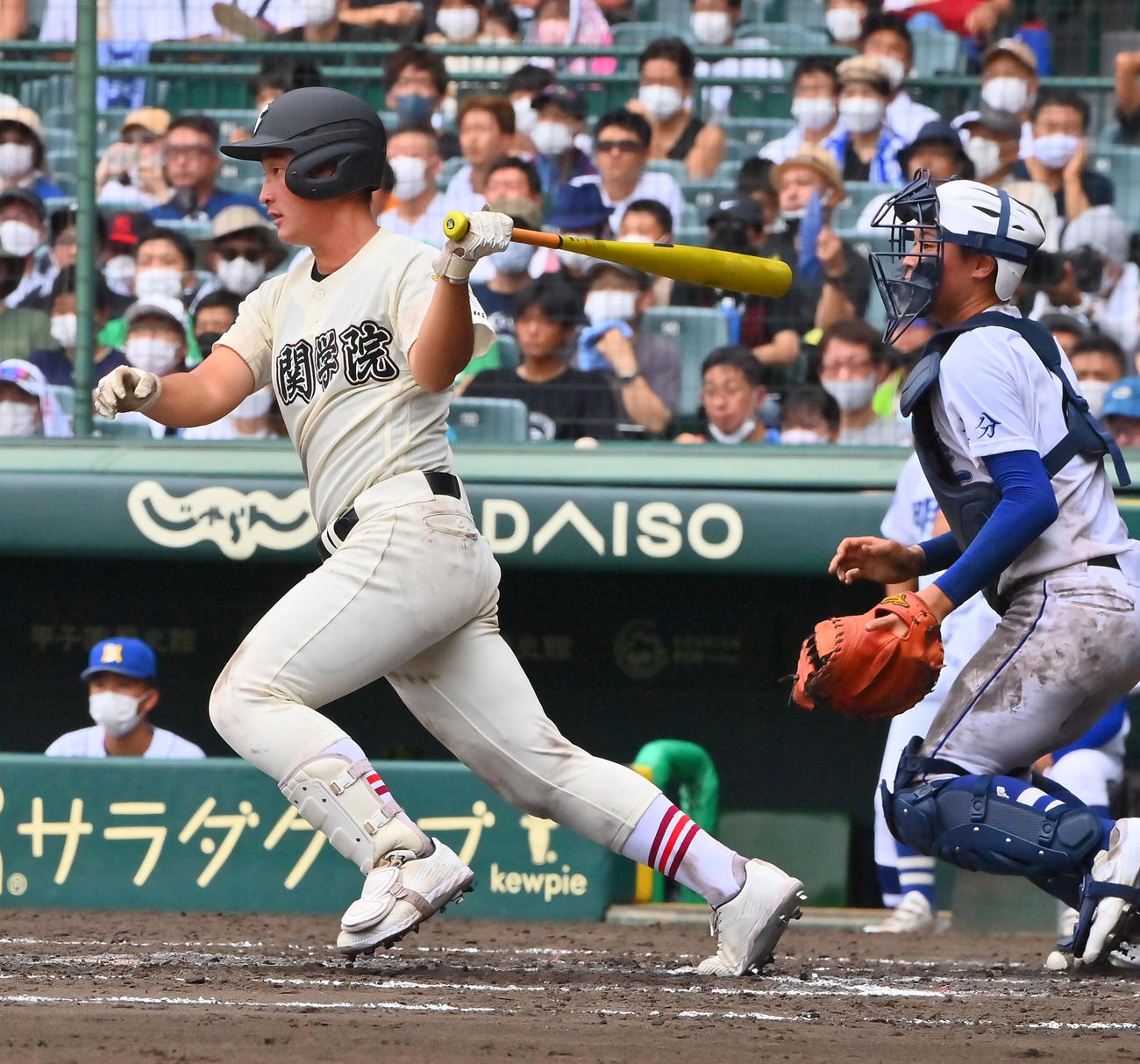 明豊対一関学院　7回裏一関学院2死二塁、中前適時打を放つ後藤（撮影・和賀正仁）