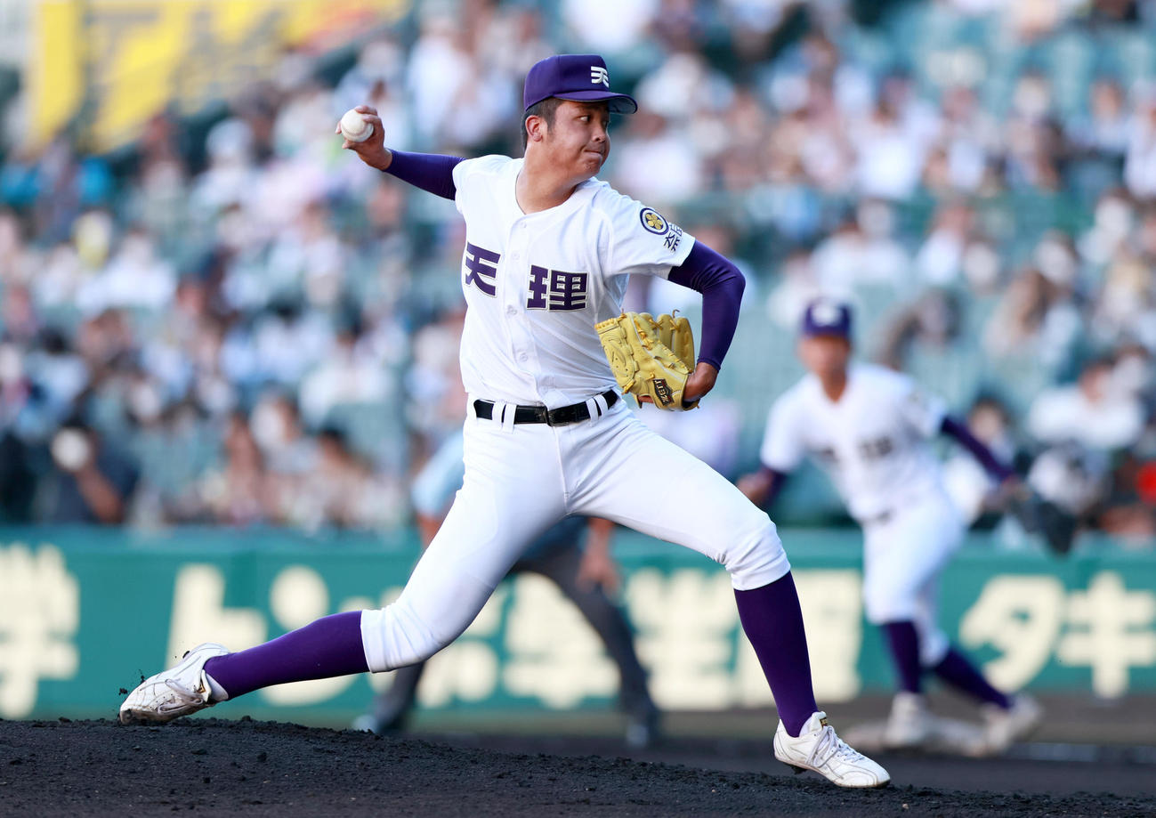 海星対天理　天理先発の南沢（撮影・上山淳一）