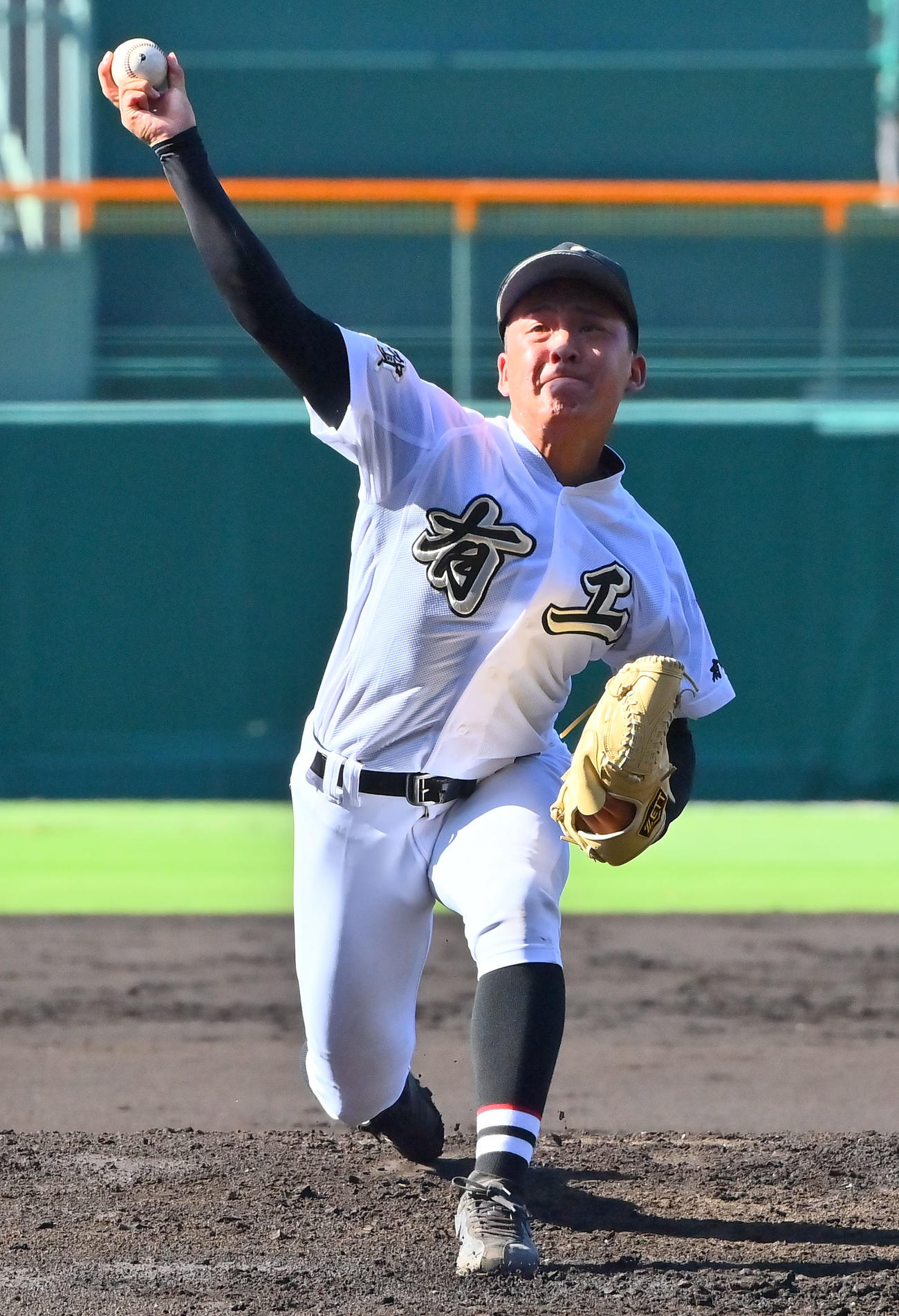 有田工対浜田　有田工の先発・塚本（撮影・和賀正仁）