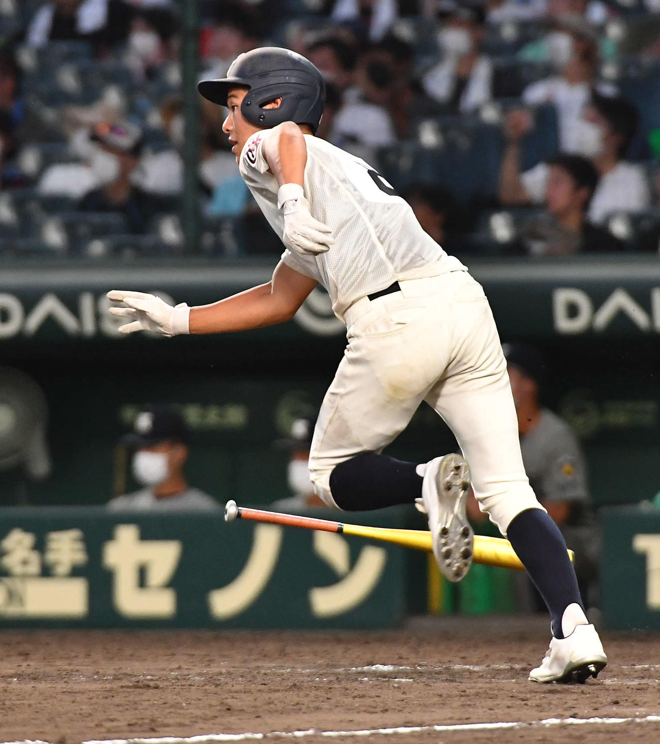 敦賀気比対市船橋　9回裏市船橋無死二、三塁、森本哲太は中2点適時二塁打を放つ（撮影・岩下翔太）