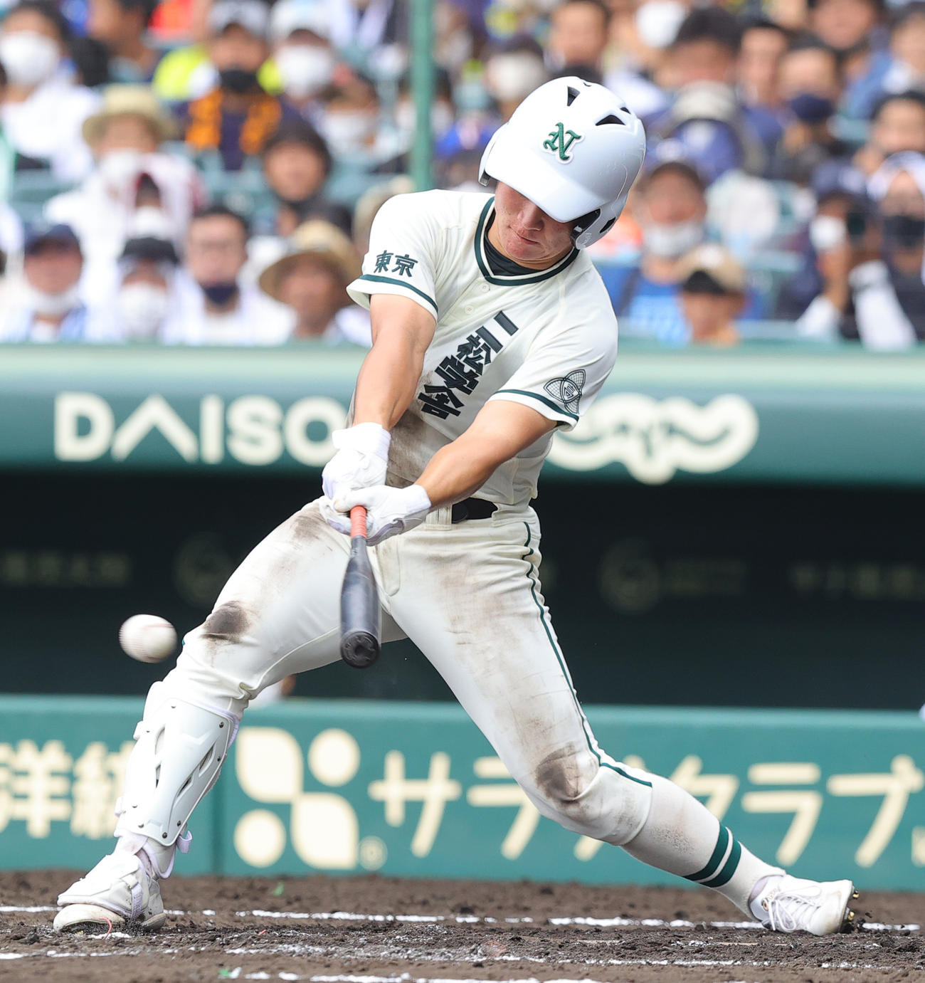 社対二松学舎大付　3回裏二松学舎大付無死三塁、中前適時打を放つ瀬谷（撮影・野上伸悟）