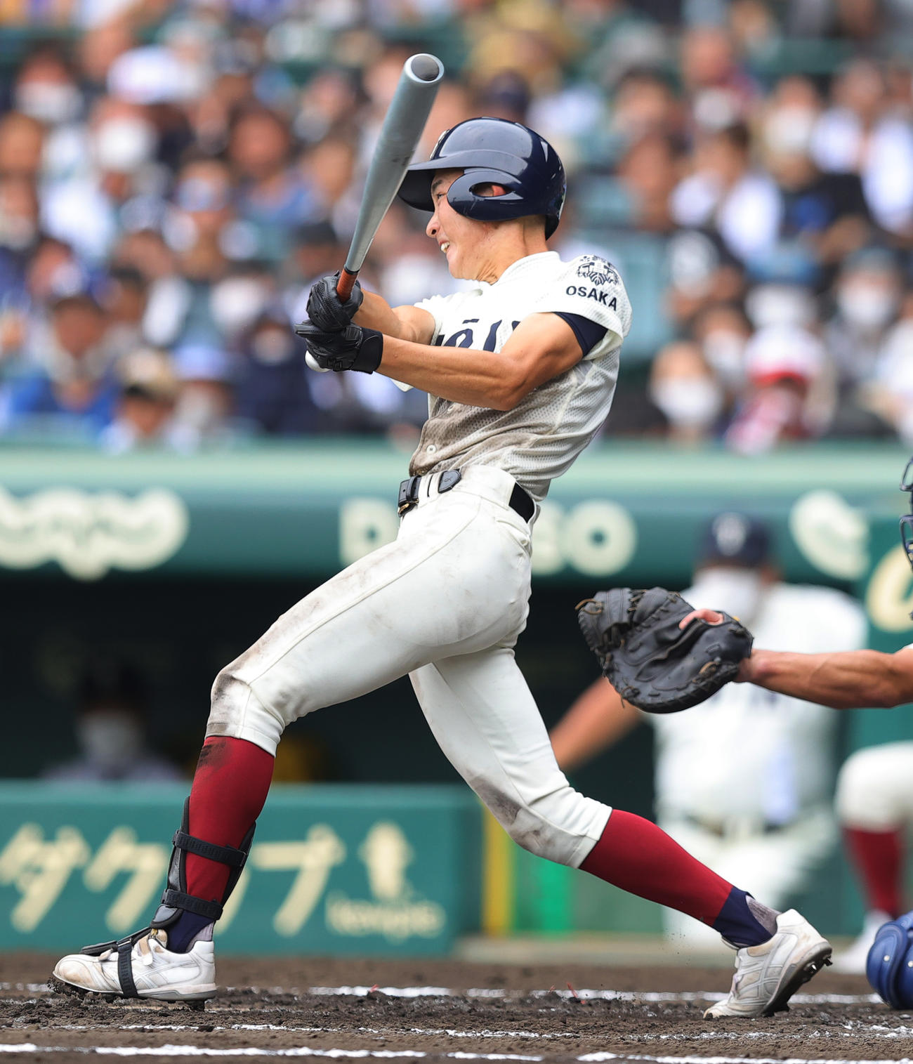 大阪桐蔭対聖望学園　3回表大阪桐蔭2死二塁、中前適時打を放つ鈴木（撮影・野上伸悟）