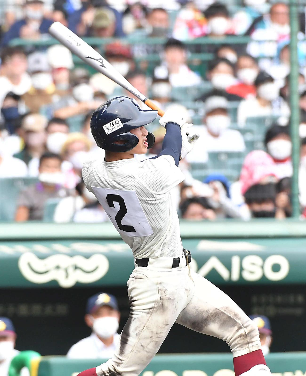 大阪桐蔭対聖望学園　8回表大阪桐蔭無死、松尾は左中間へ本塁打を放つ（撮影・岩下翔太）