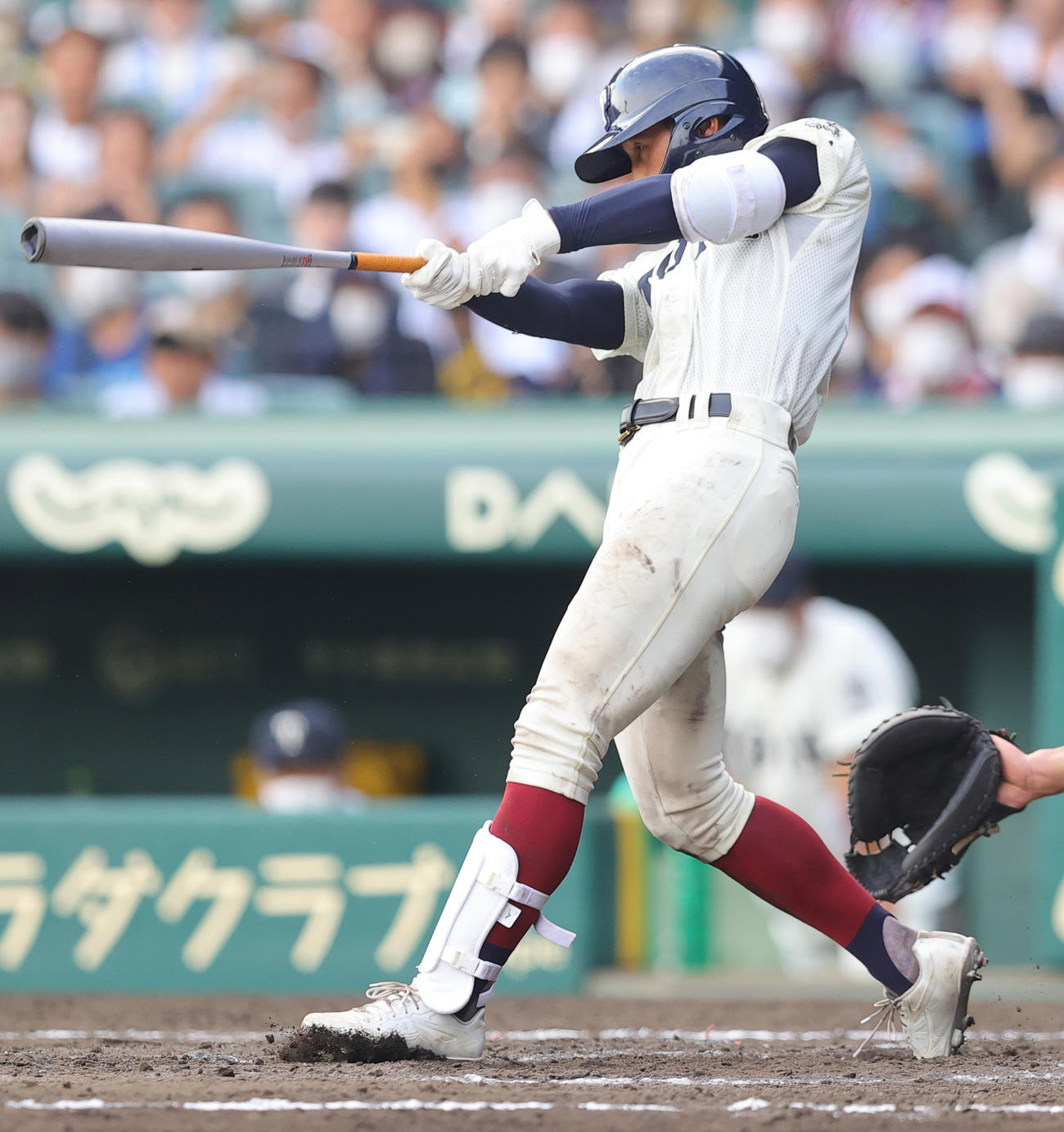 大阪桐蔭対聖望学園　9回表大阪桐蔭1死二塁、左越え2点本塁打を放つ松尾（撮影・野上伸悟）