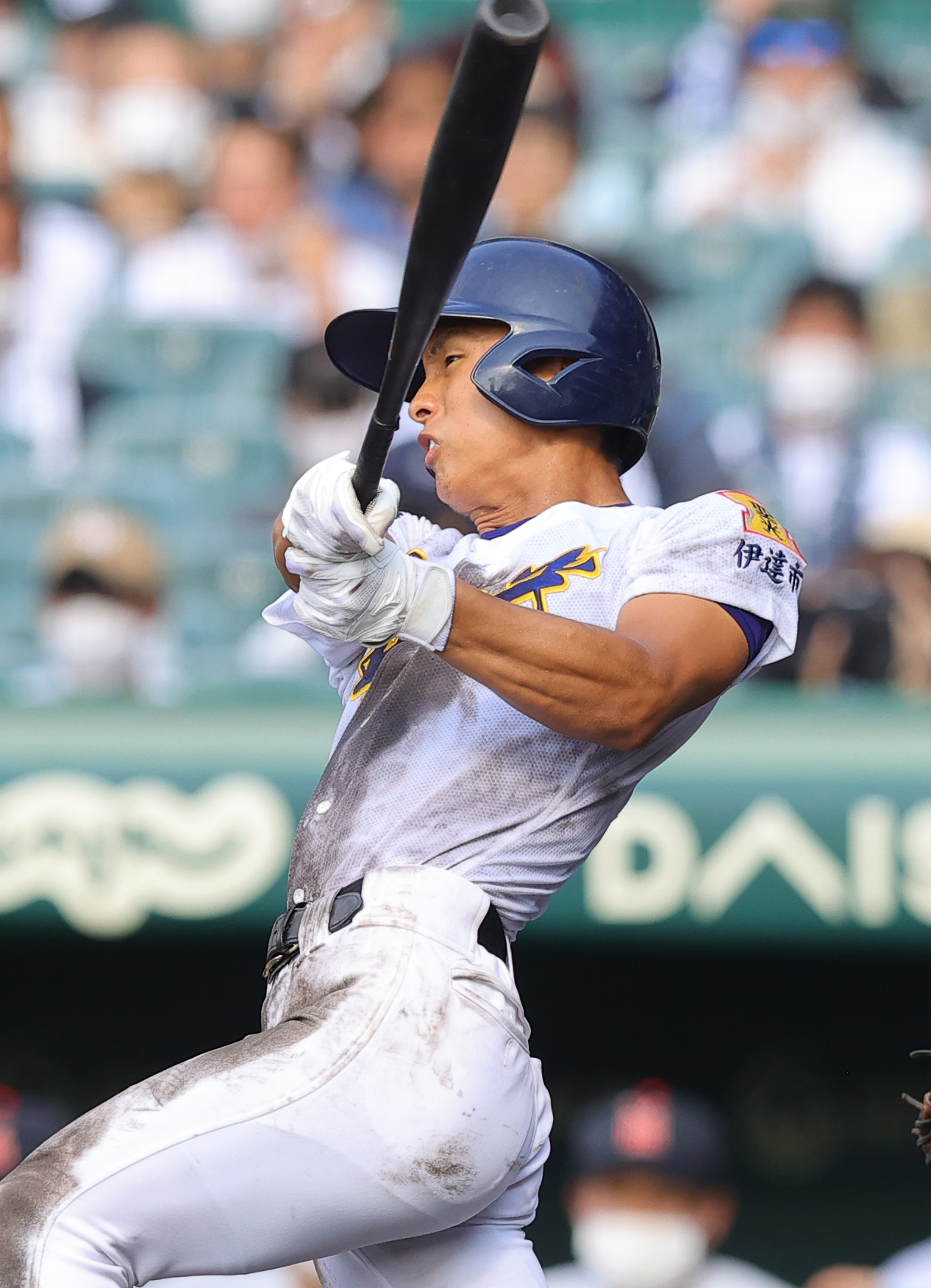 横浜対聖光学院　4回裏聖光学院2死三塁、中前適時打を放つ生田目（撮影・野上伸悟）