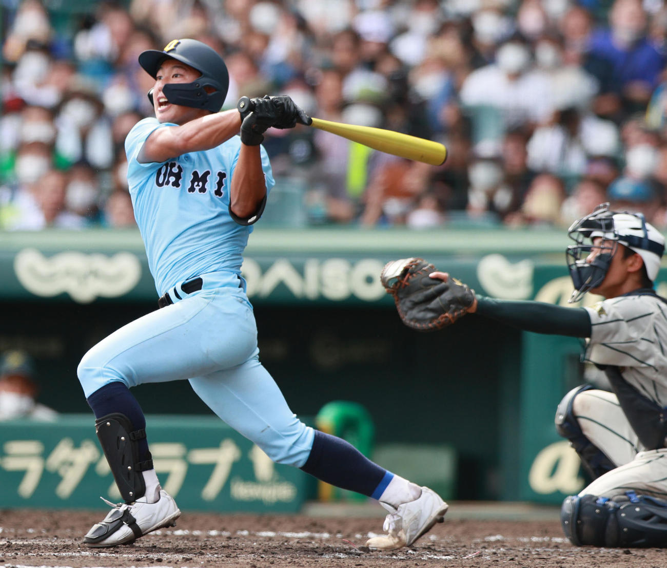 22年8月12日、鶴岡東対近江　3回裏近江無死一、二塁、山田は2点適時二塁打を放つ