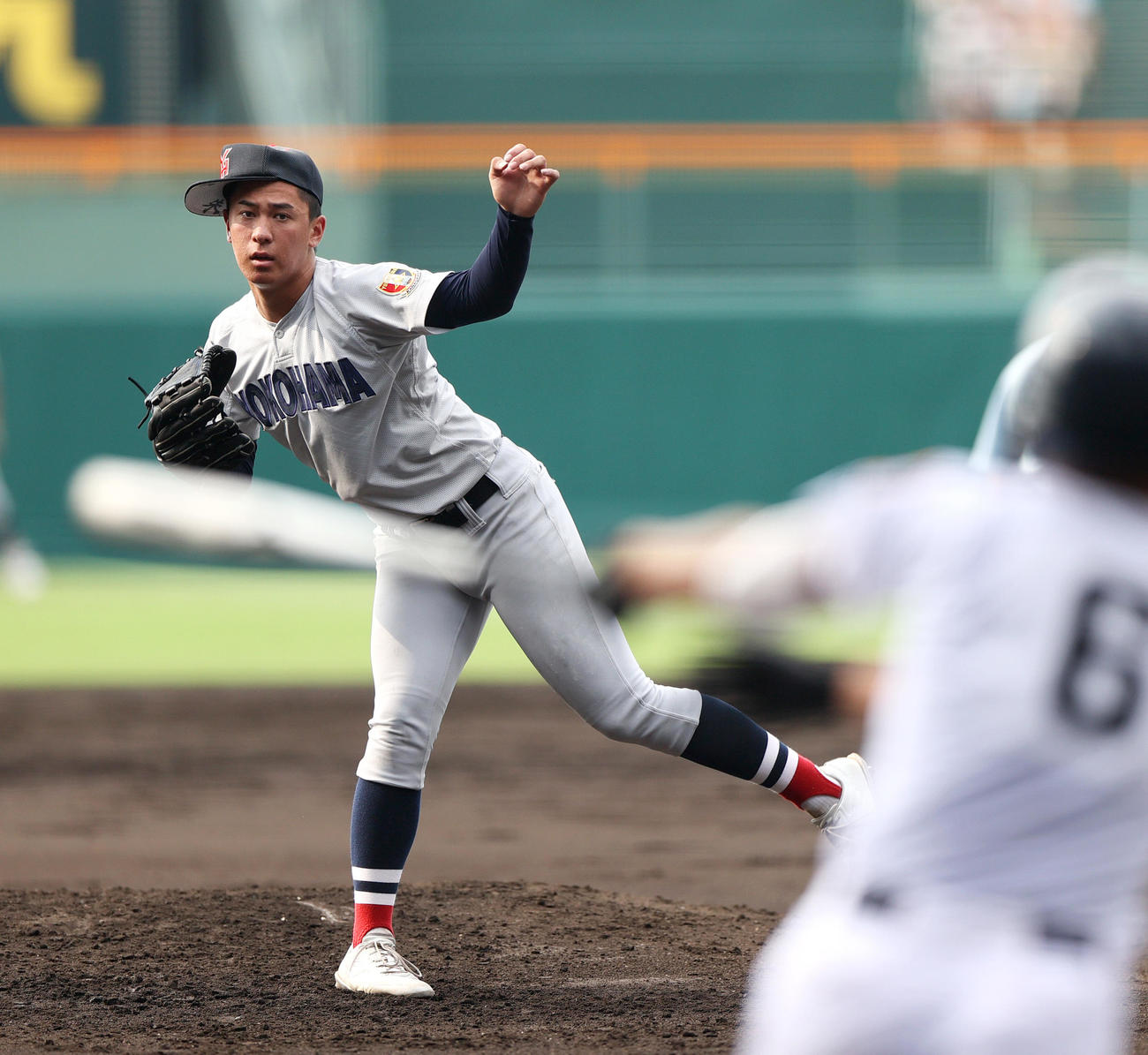 横浜対聖光学院　横浜先発の杉山（撮影・上山淳一）