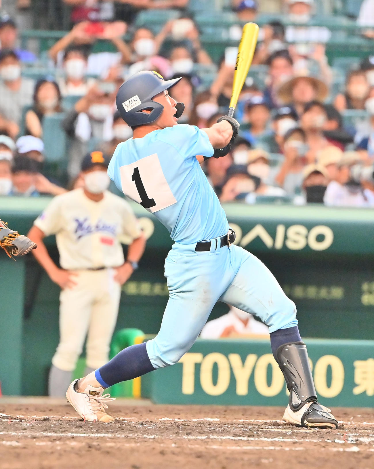 海星対近江　7回裏近江2死満塁、左中間に満塁本塁打を放つ山田（撮影・和賀正仁）